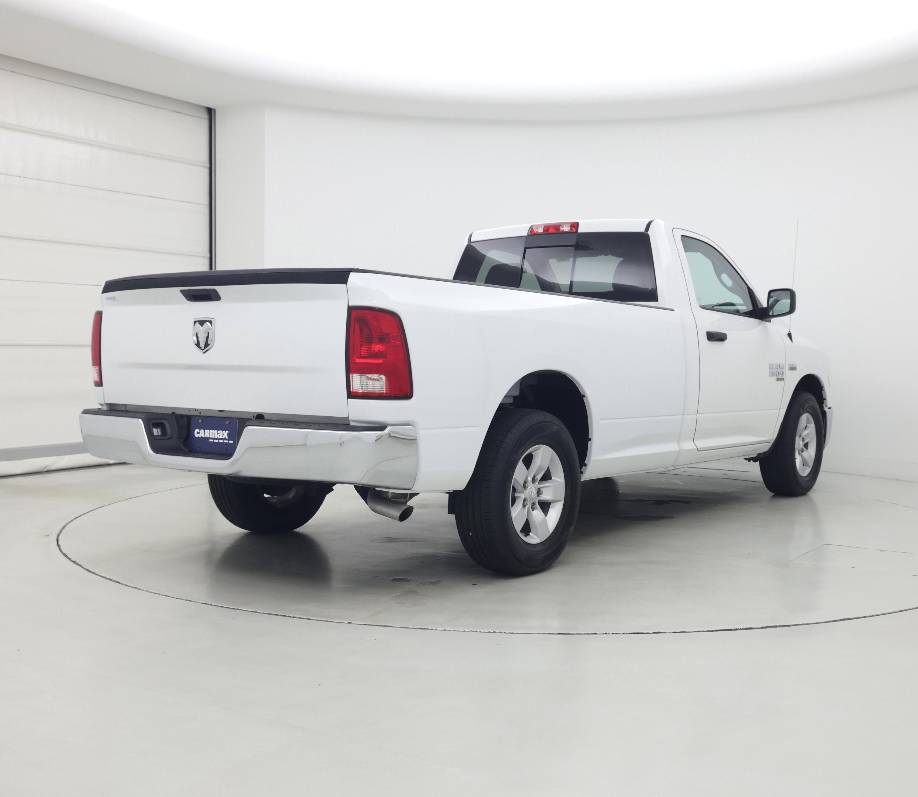 Thumbnail: 2019 RAM 1500 Classic - 8