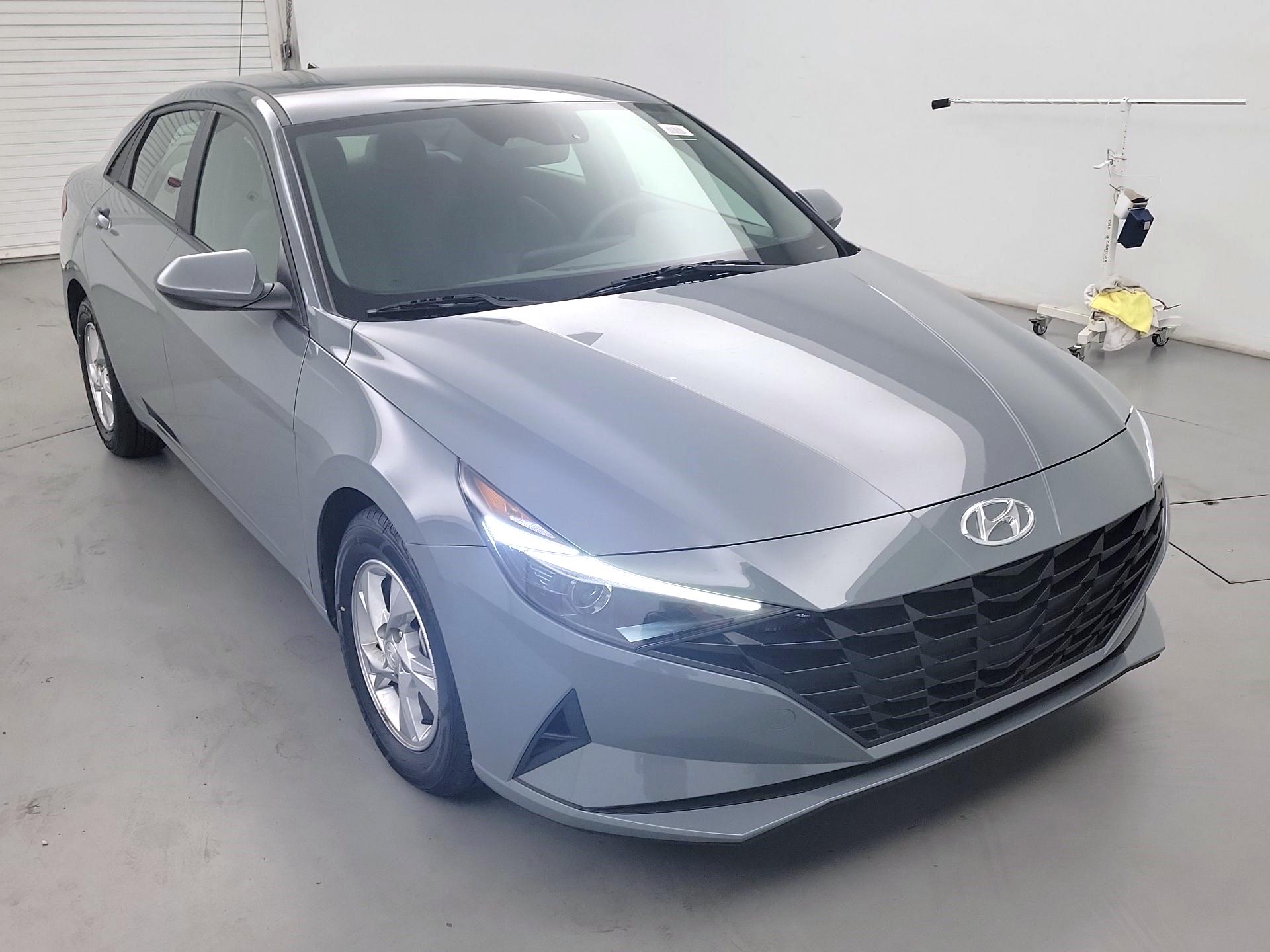 Thumbnail: 2021 Hyundai Elantra - 1
