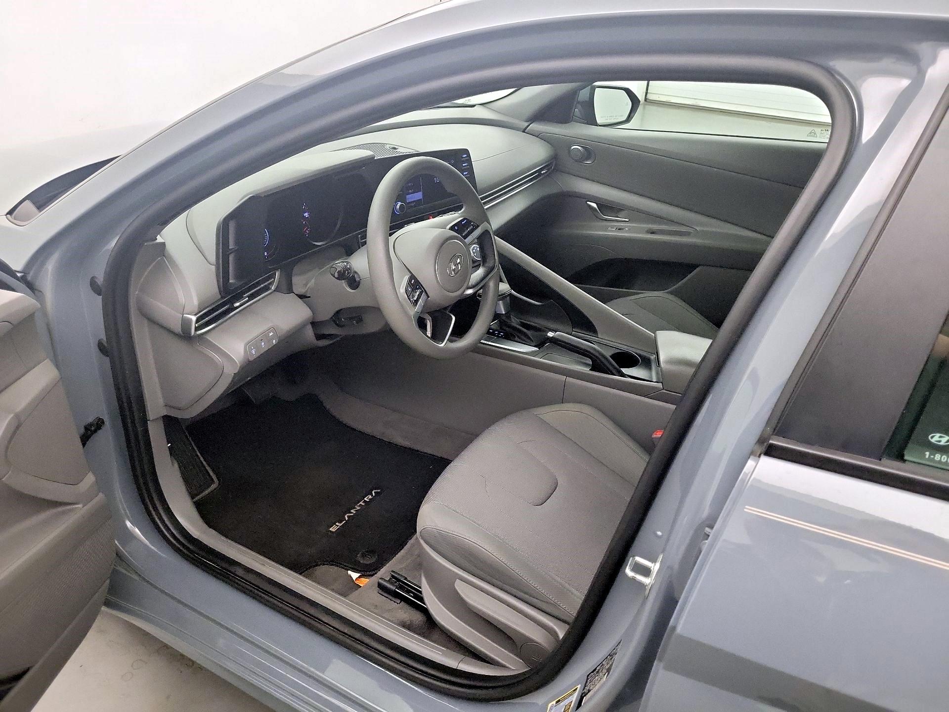 Thumbnail: 2021 Hyundai Elantra - 9