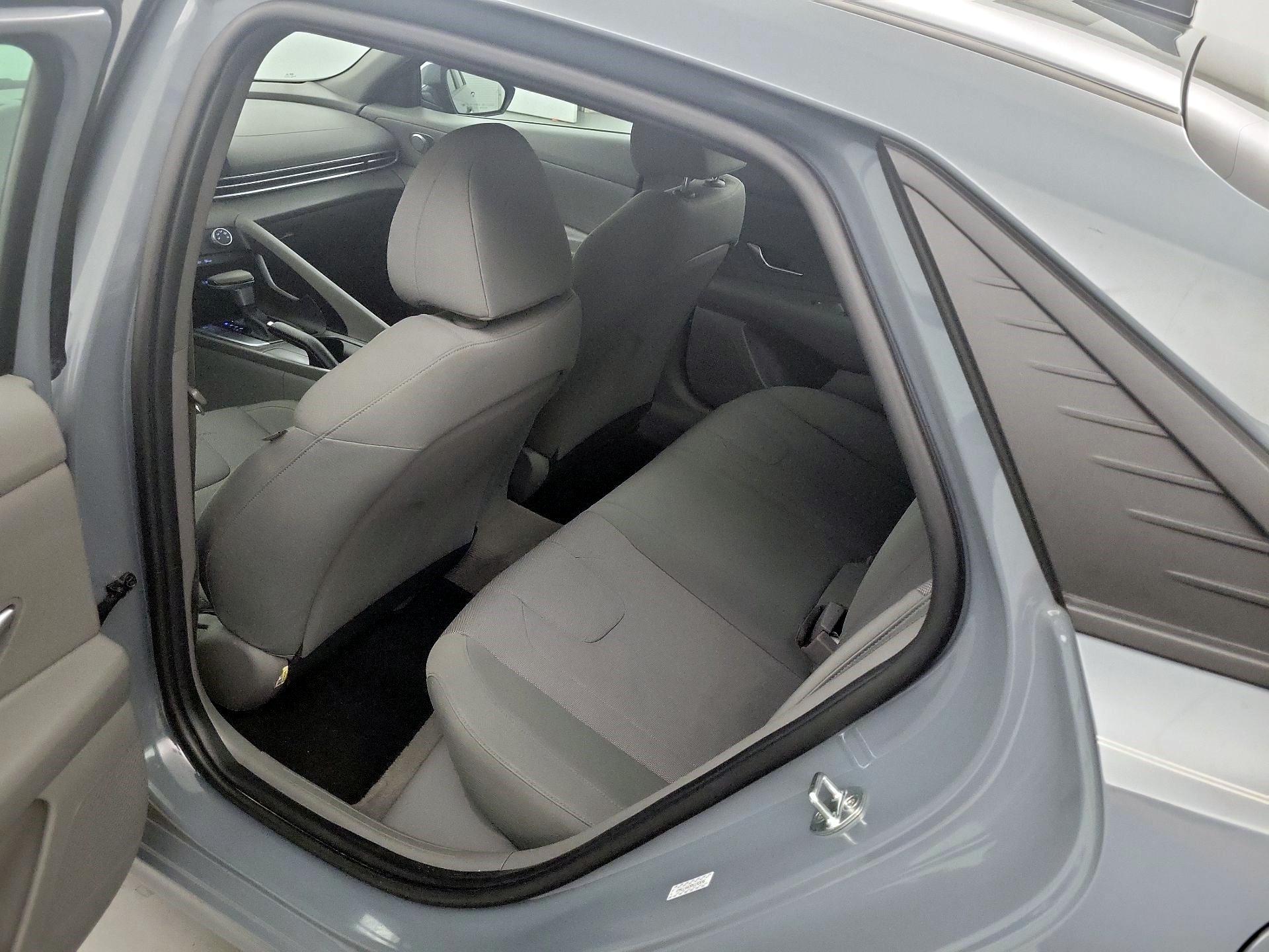 Thumbnail: 2021 Hyundai Elantra - 17
