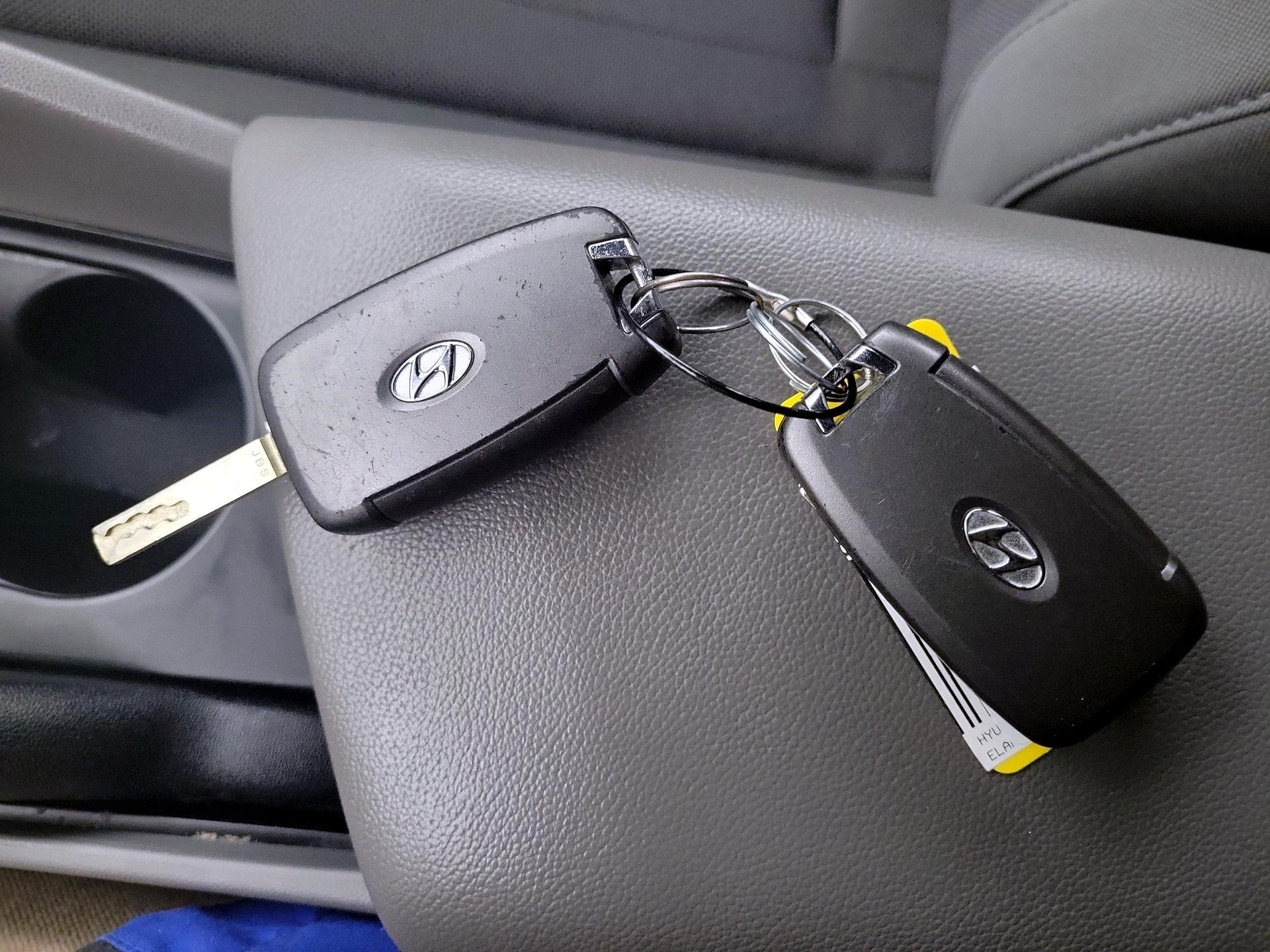 Thumbnail: 2021 Hyundai Elantra - 20