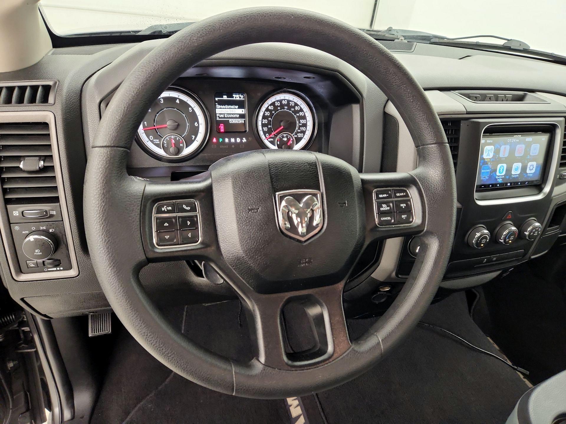 Thumbnail: 2019 RAM 1500 Classic - 10