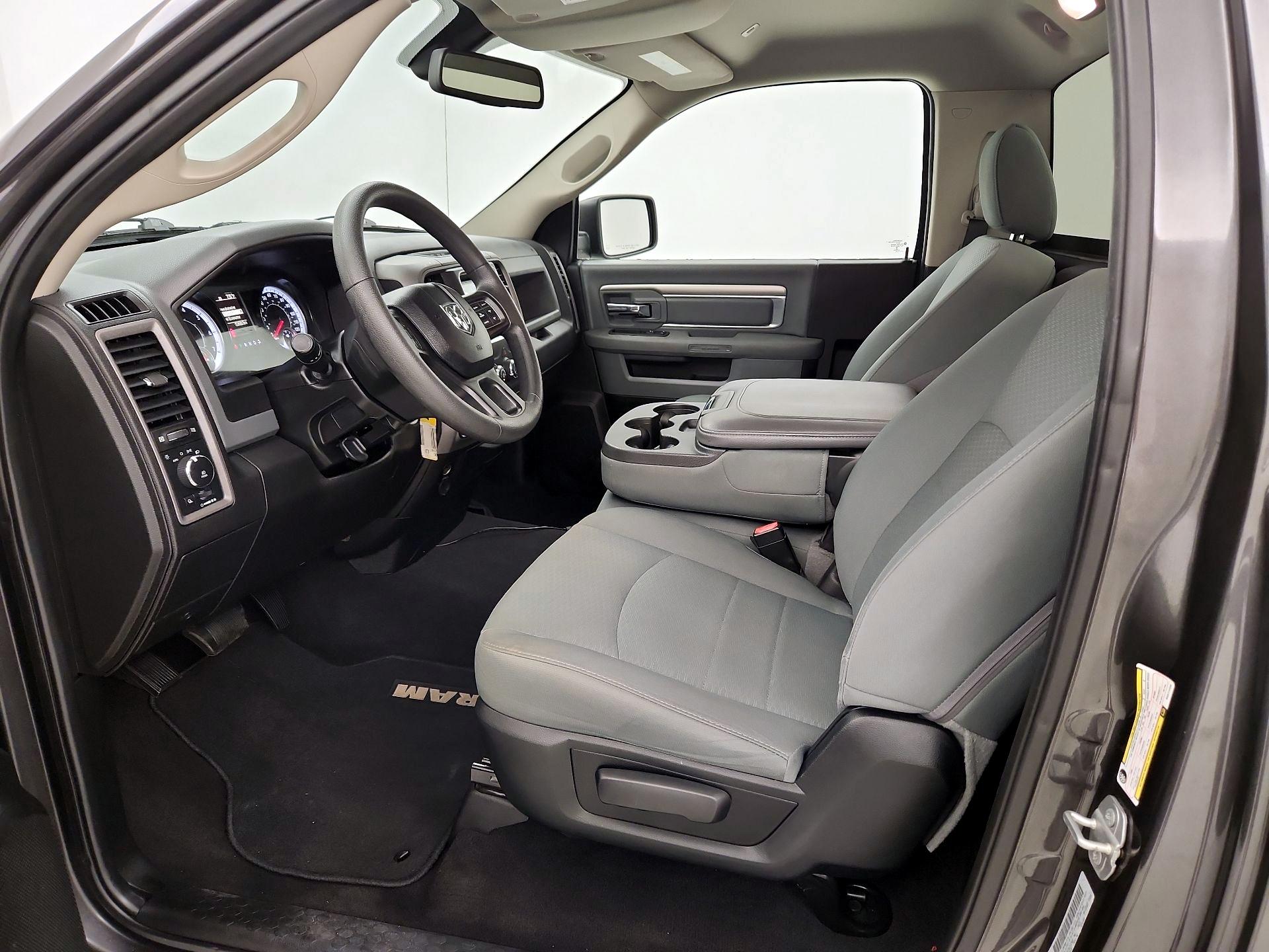 Thumbnail: 2019 RAM 1500 Classic - 11