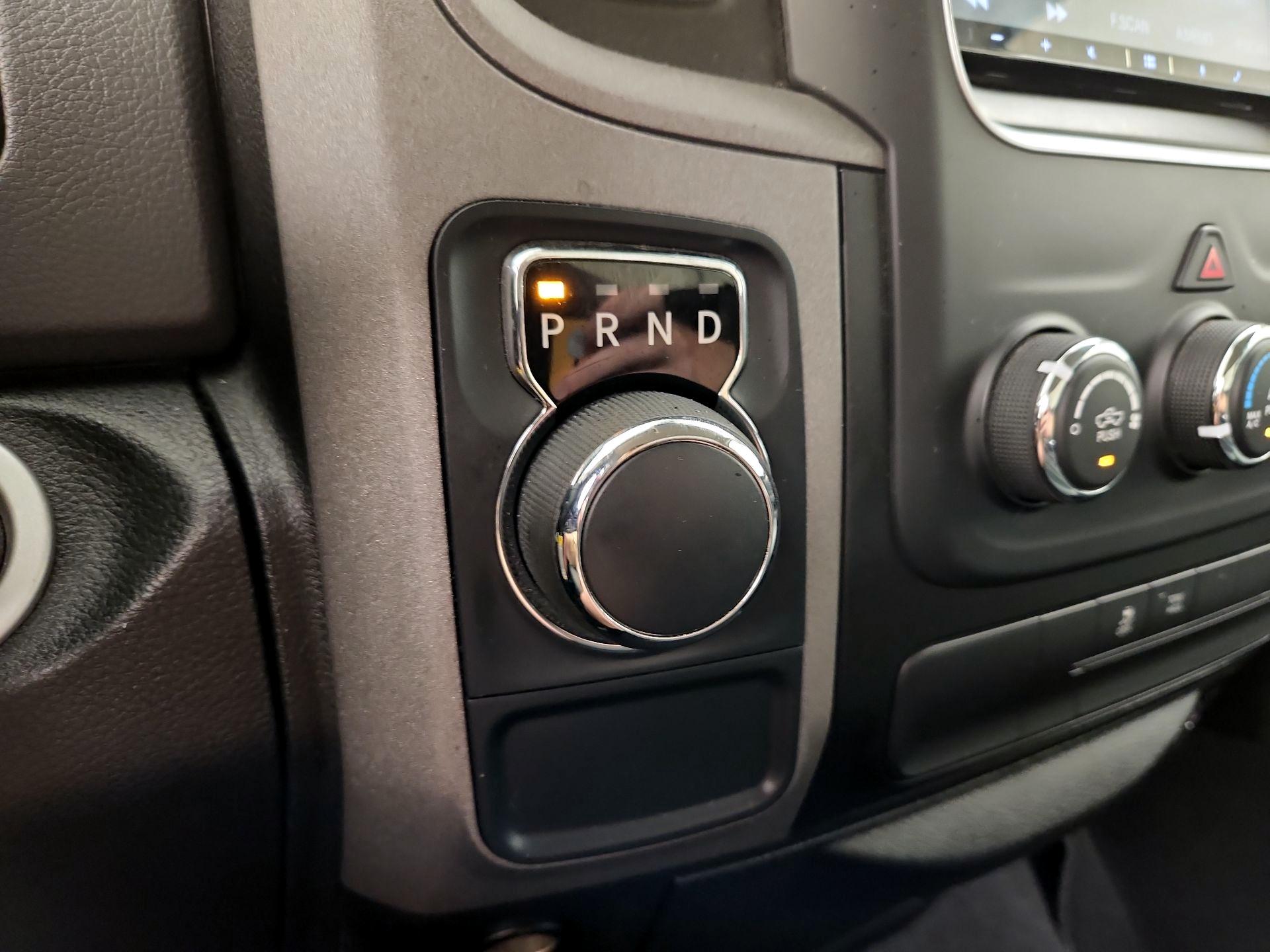 Thumbnail: 2019 RAM 1500 Classic - 17