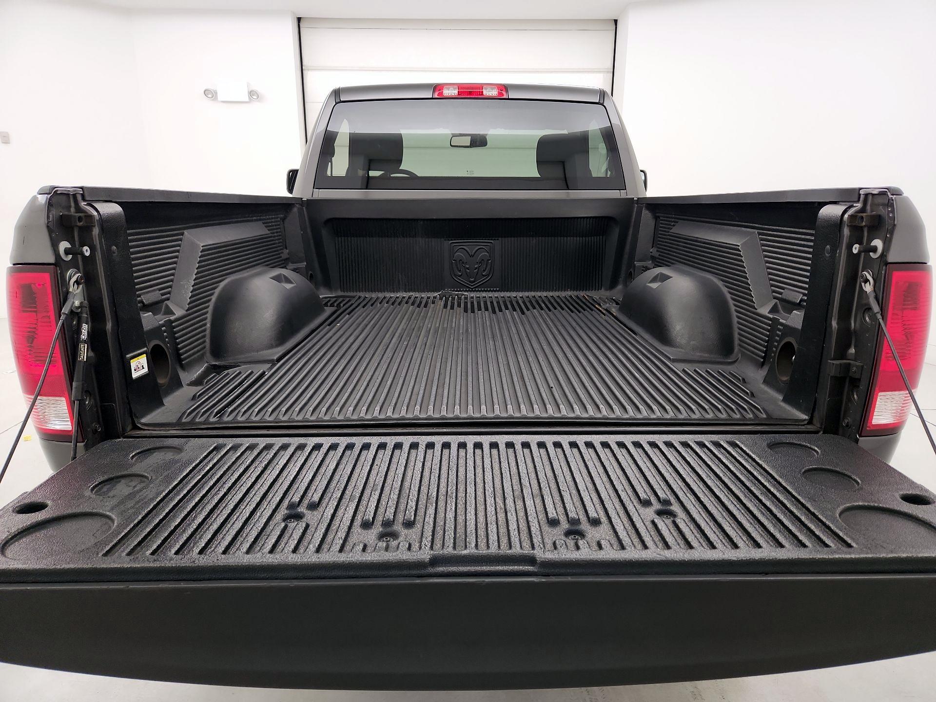 Thumbnail: 2019 RAM 1500 Classic - 19