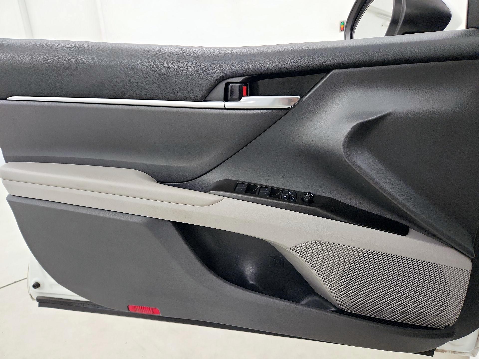 Thumbnail: 2021 Toyota Camry - 12