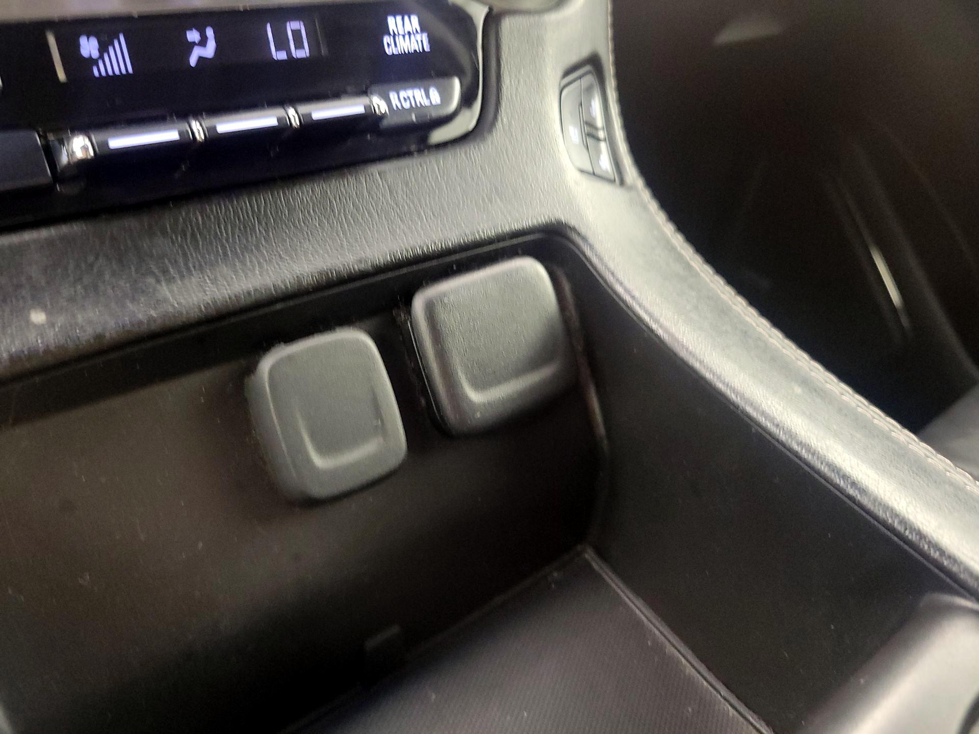 Thumbnail: 2019 GMC Yukon - 18