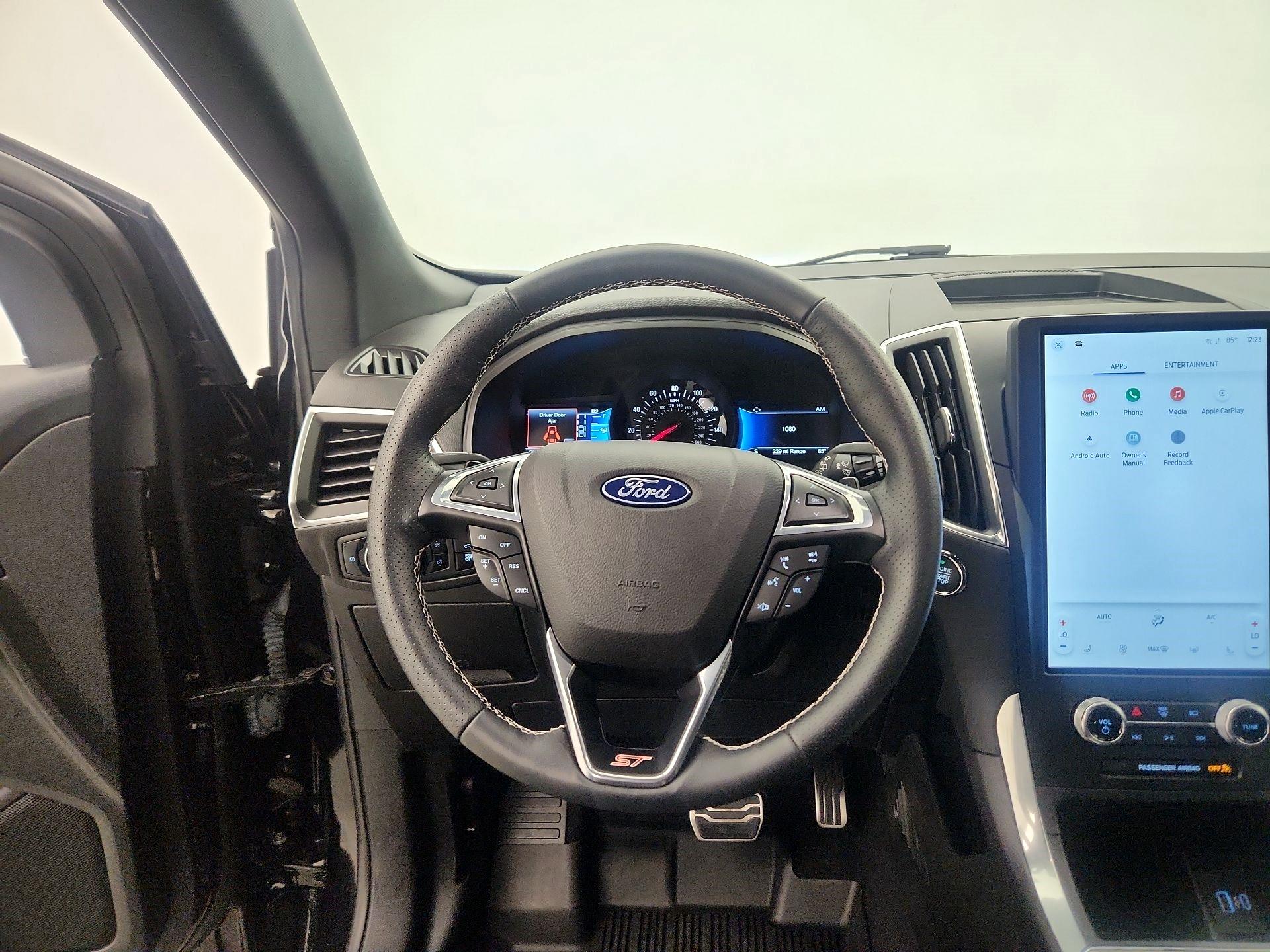 Thumbnail: 2023 Ford Edge - 10