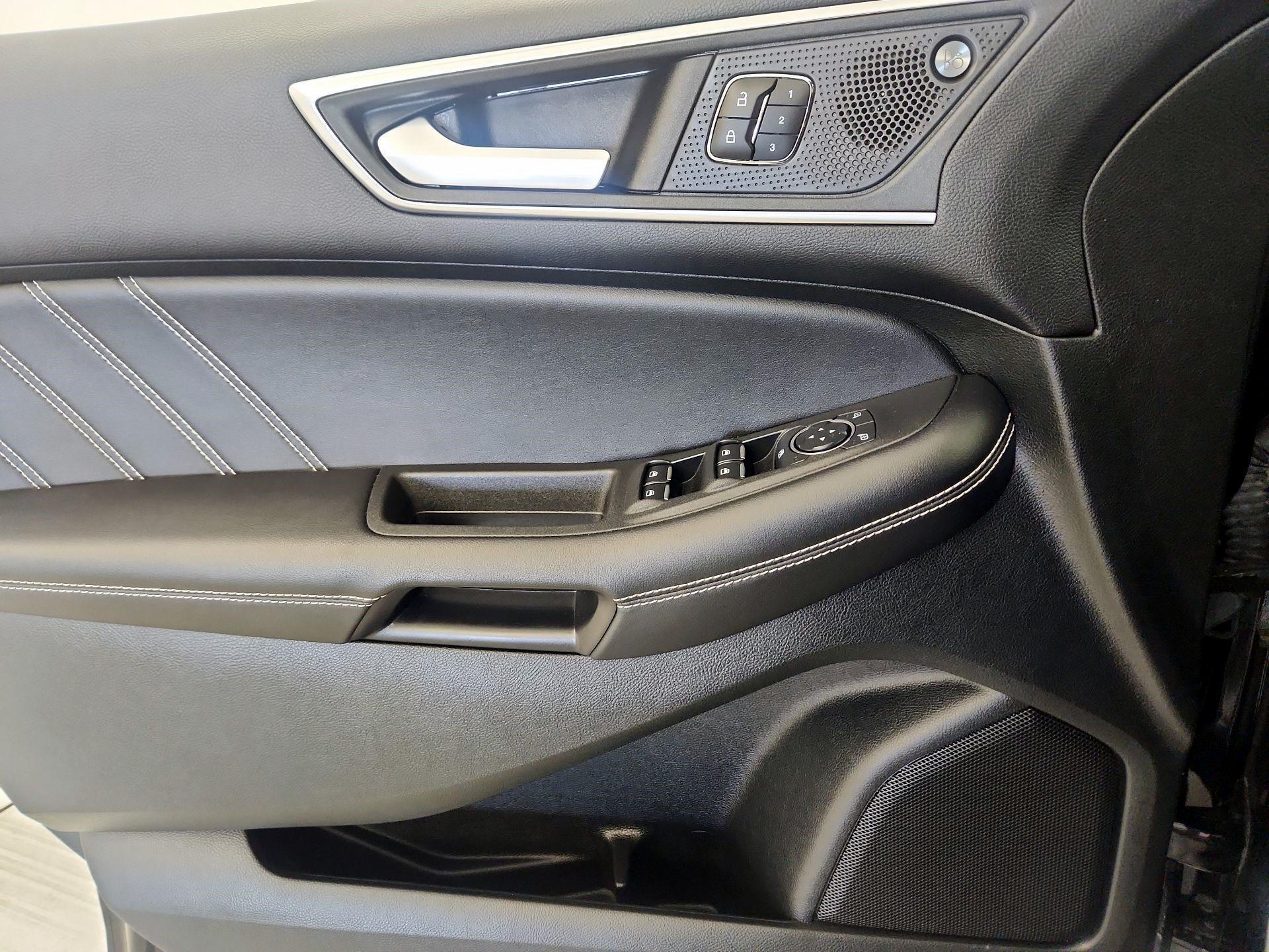 Thumbnail: 2023 Ford Edge - 12