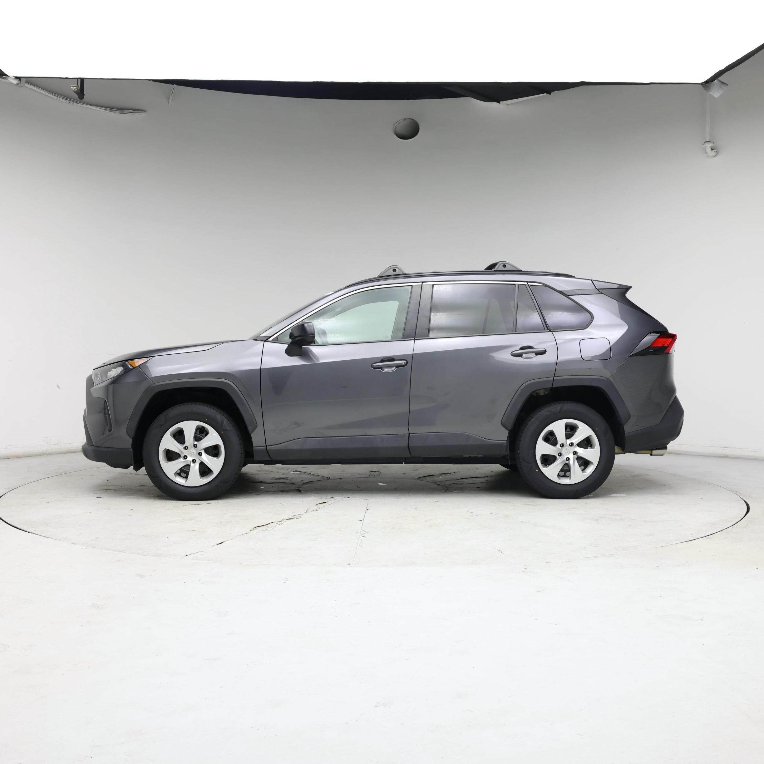 Thumbnail: 2021 Toyota RAV4 - 3