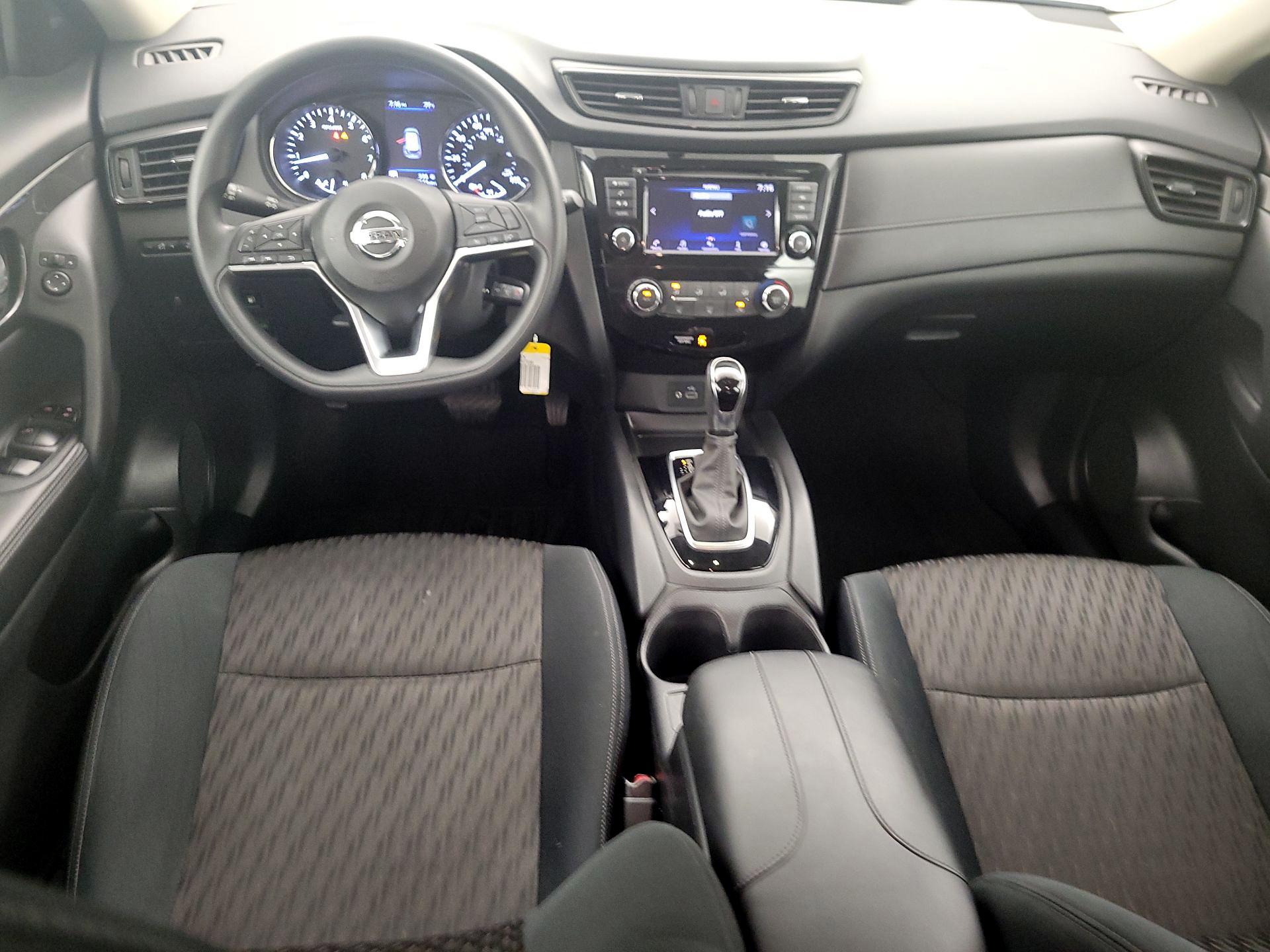 Thumbnail: 2018 Nissan Rogue - 9