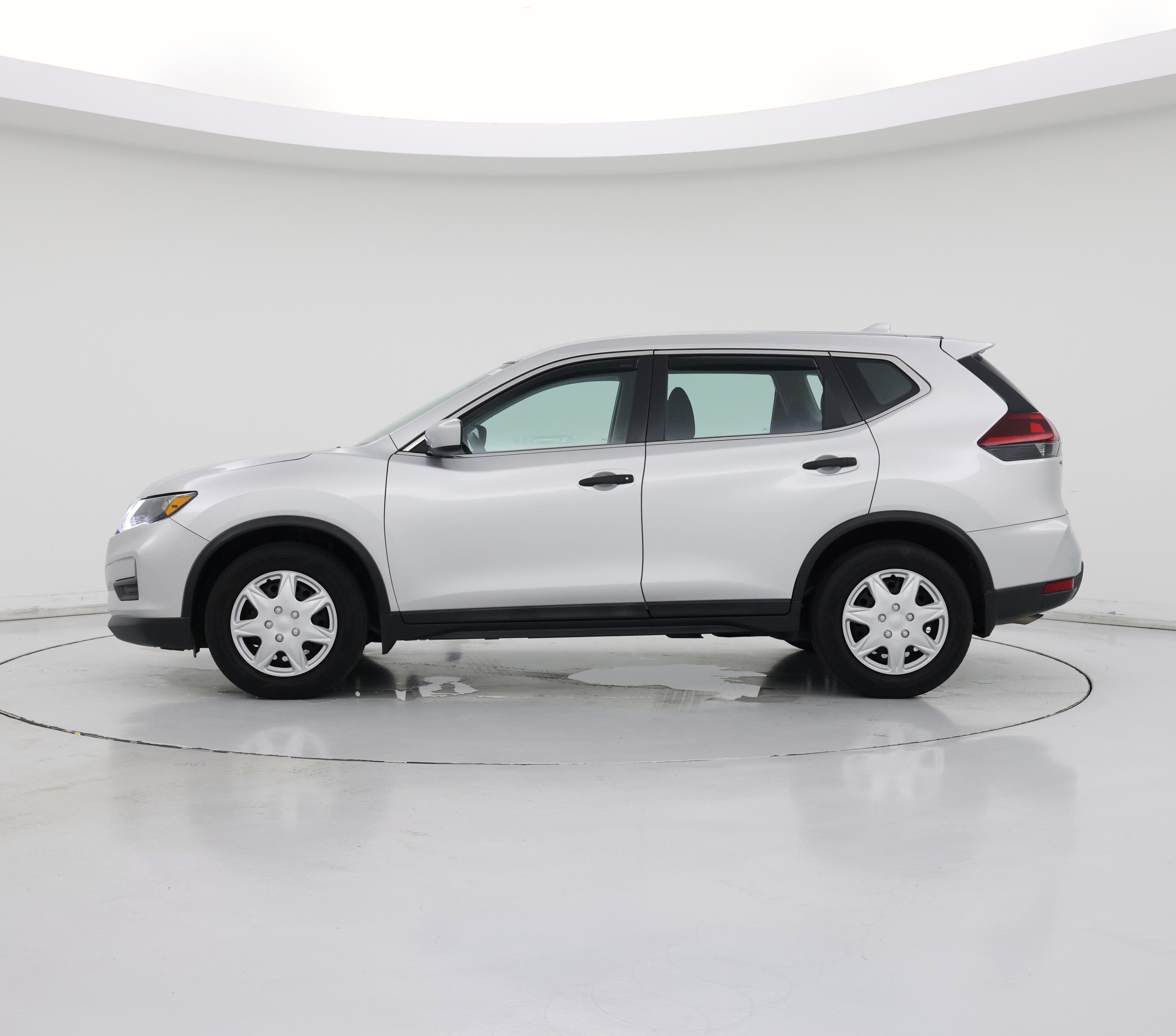 Thumbnail: 2018 Nissan Rogue - 3