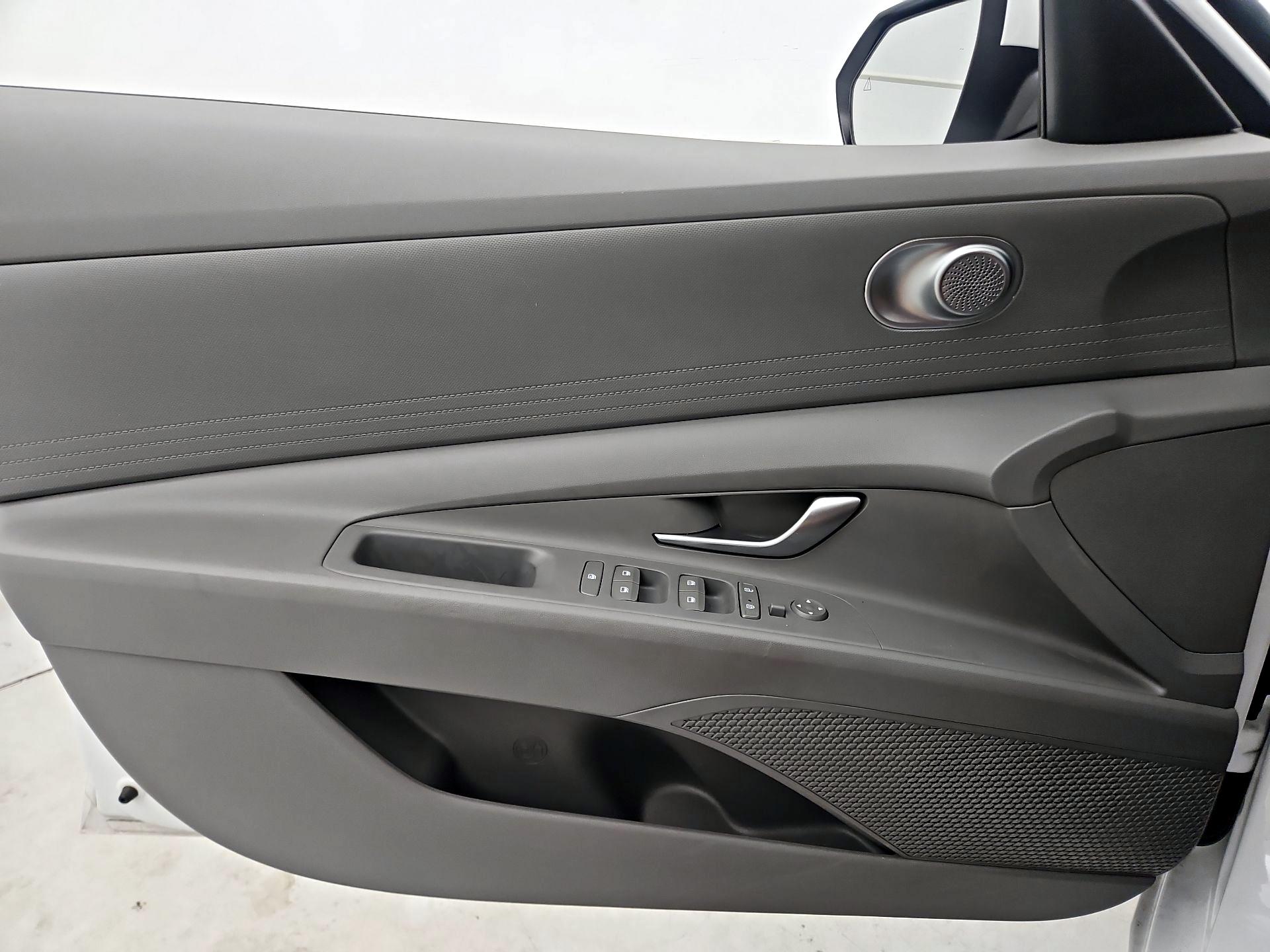 Thumbnail: 2023 Hyundai Elantra - 12