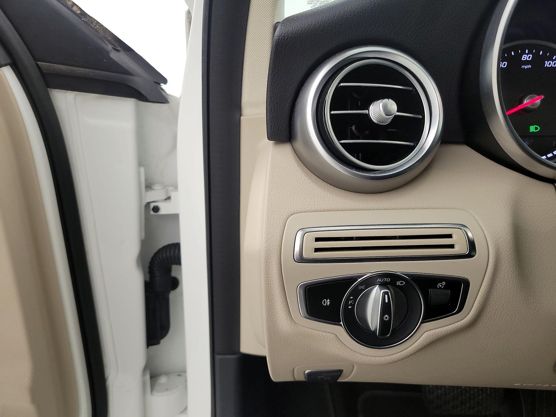 Thumbnail: 2019 Mercedes-Benz C-Class - 13