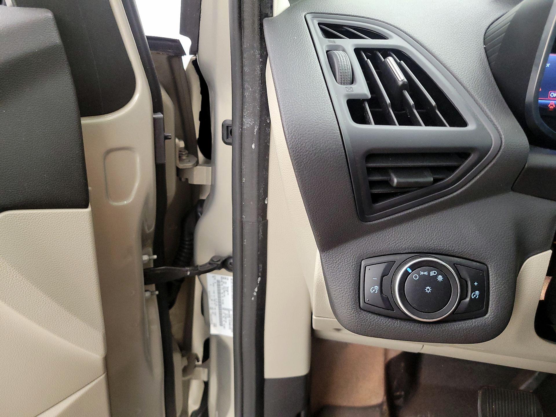 Thumbnail: 2015 Ford C-Max - 13