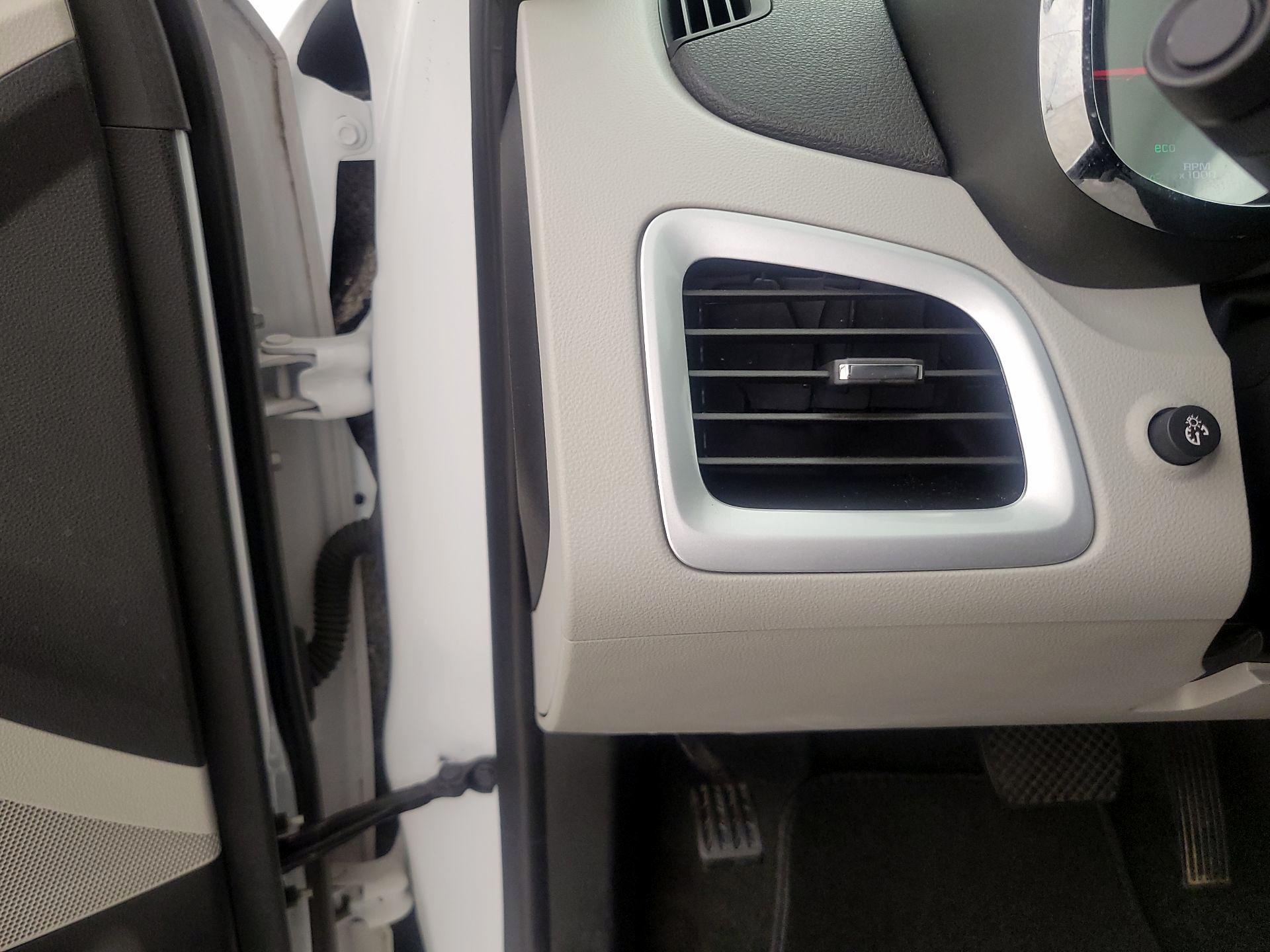 Thumbnail: 2017 GMC Terrain - 13