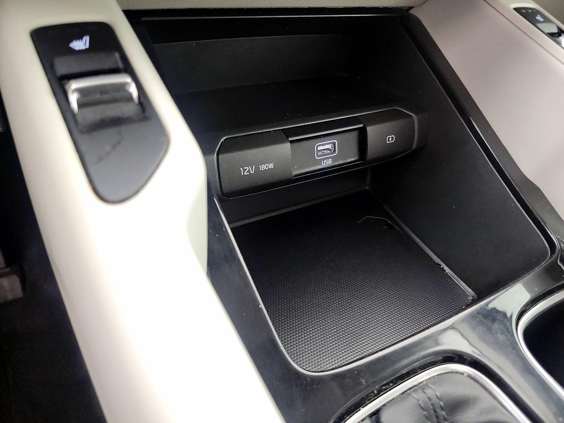 Thumbnail: 2020 Kia Telluride - 18