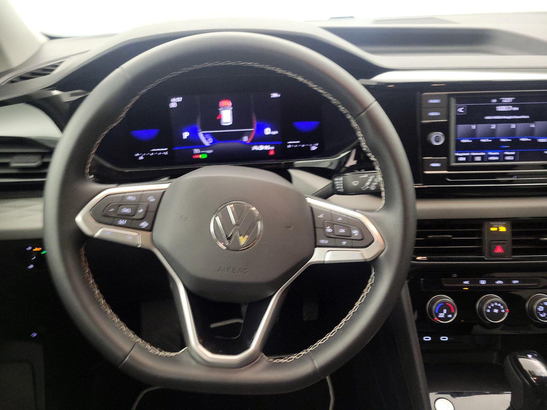 Thumbnail: 2023 Volkswagen Taos - 10