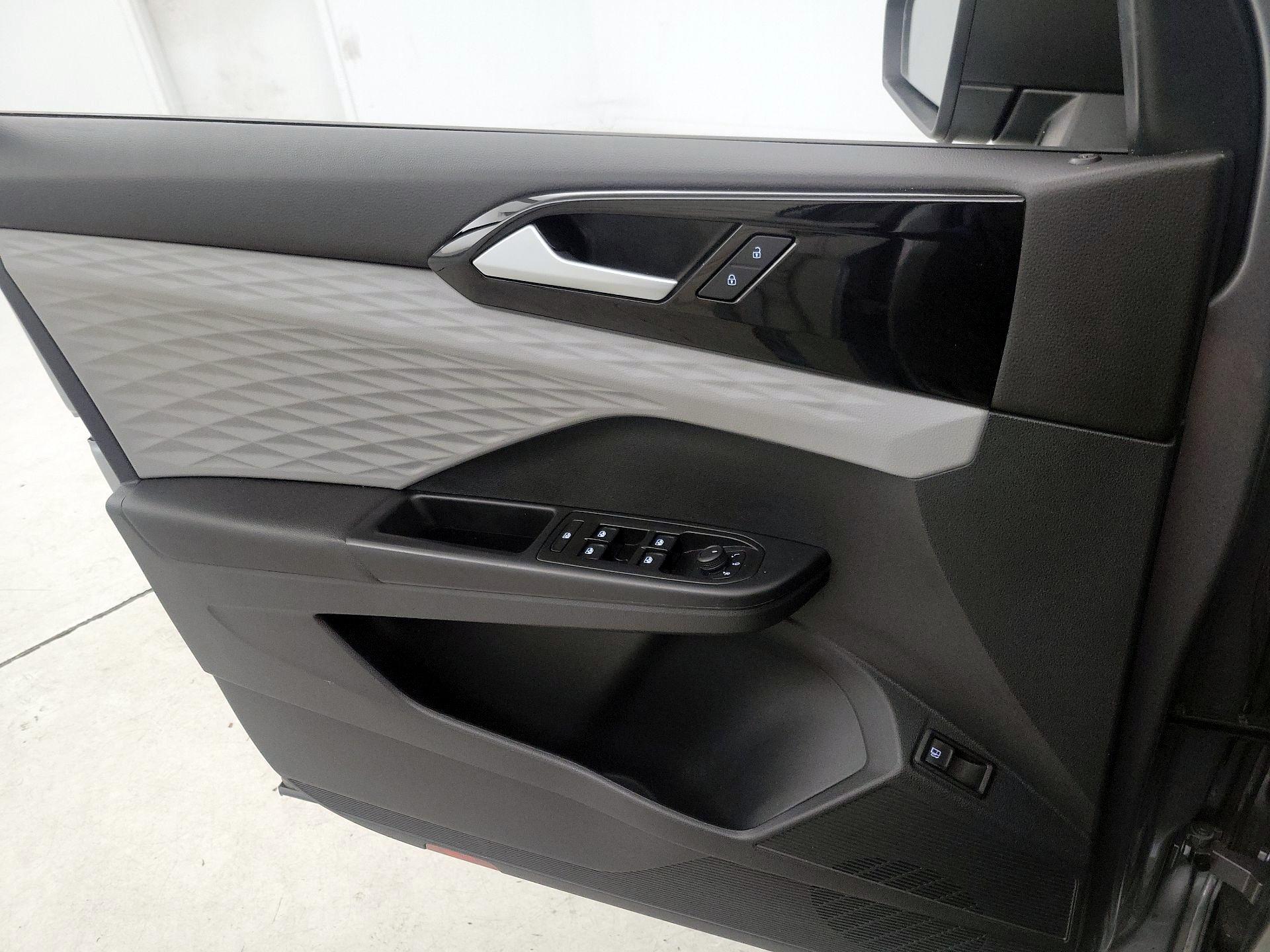 Thumbnail: 2023 Volkswagen Taos - 12