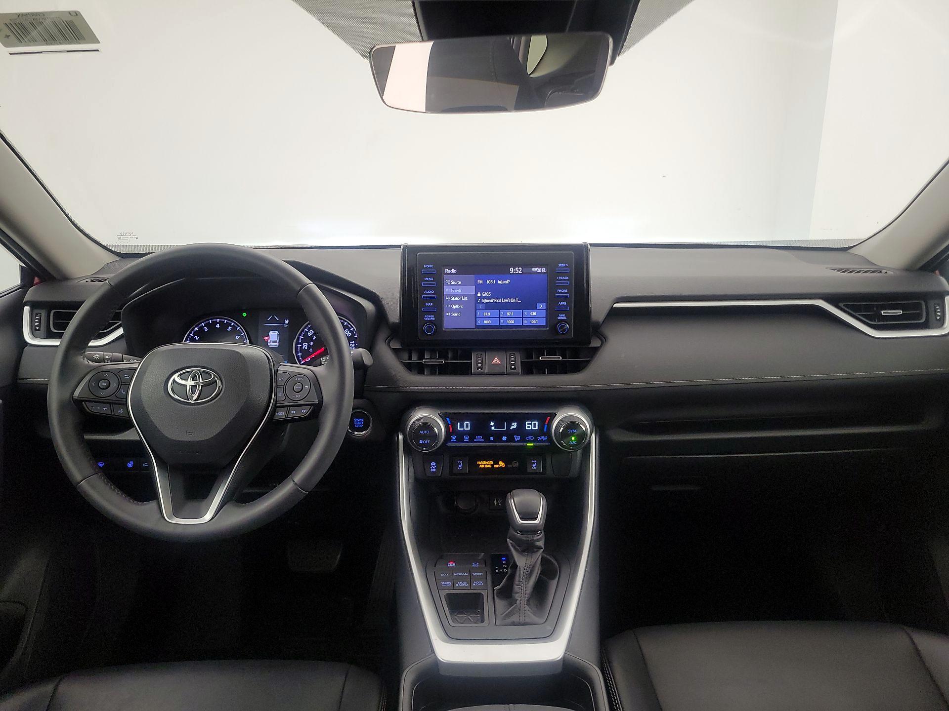 Thumbnail: 2019 Toyota RAV4 - 9