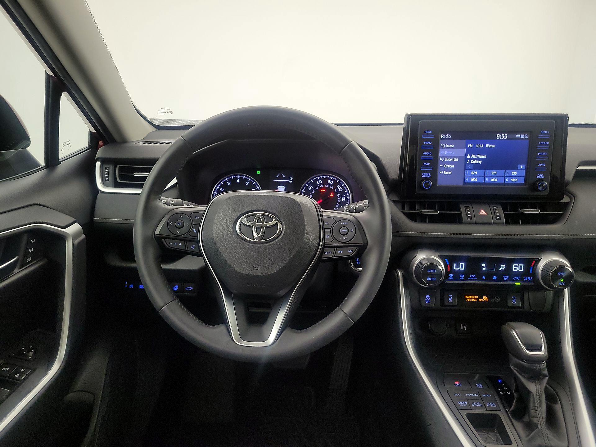 Thumbnail: 2019 Toyota RAV4 - 10