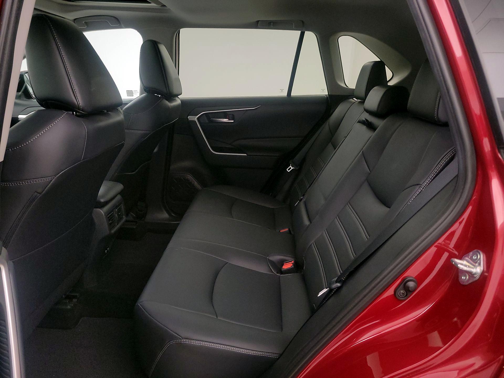 Thumbnail: 2019 Toyota RAV4 - 20