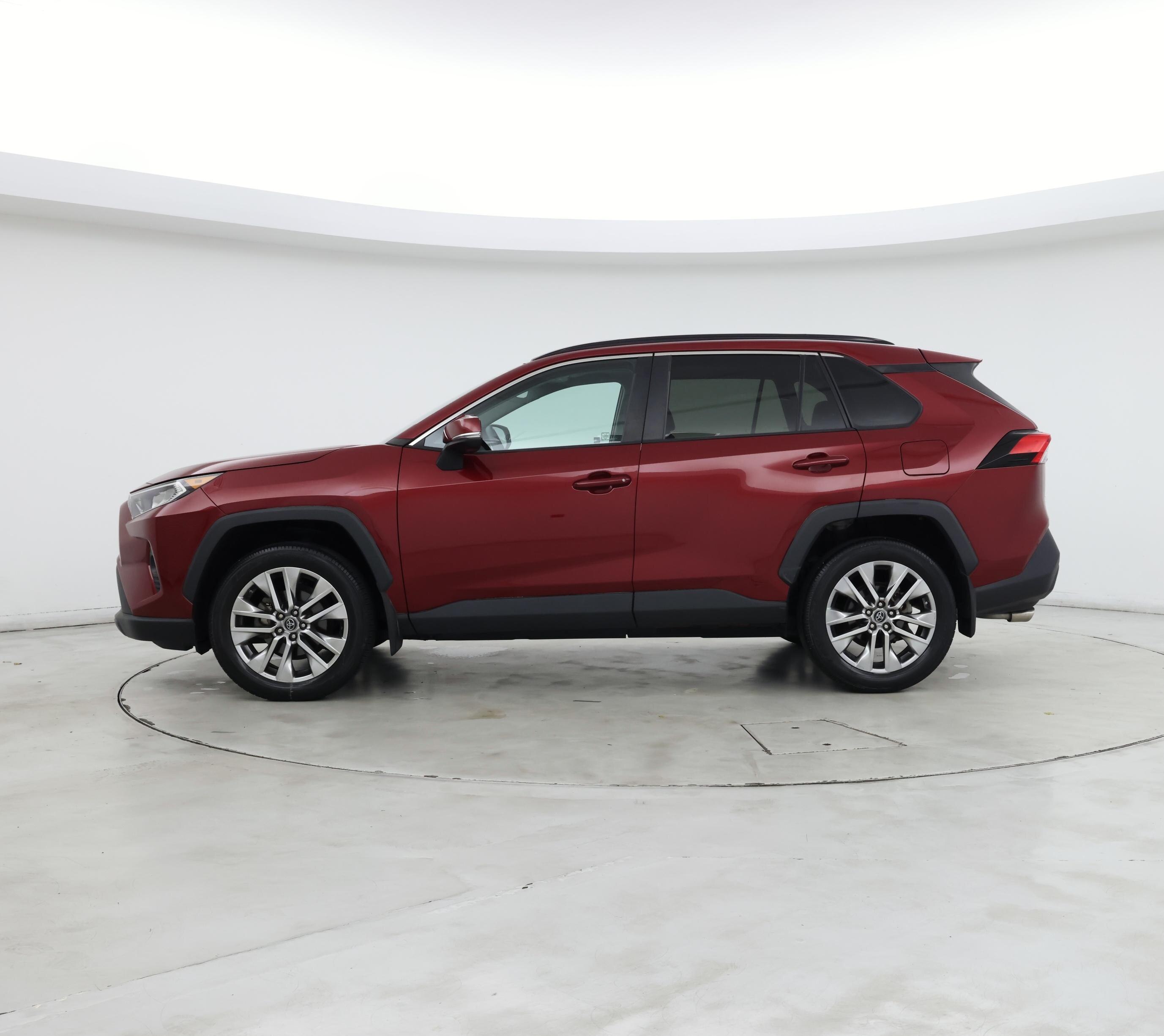 Thumbnail: 2019 Toyota RAV4 - 3