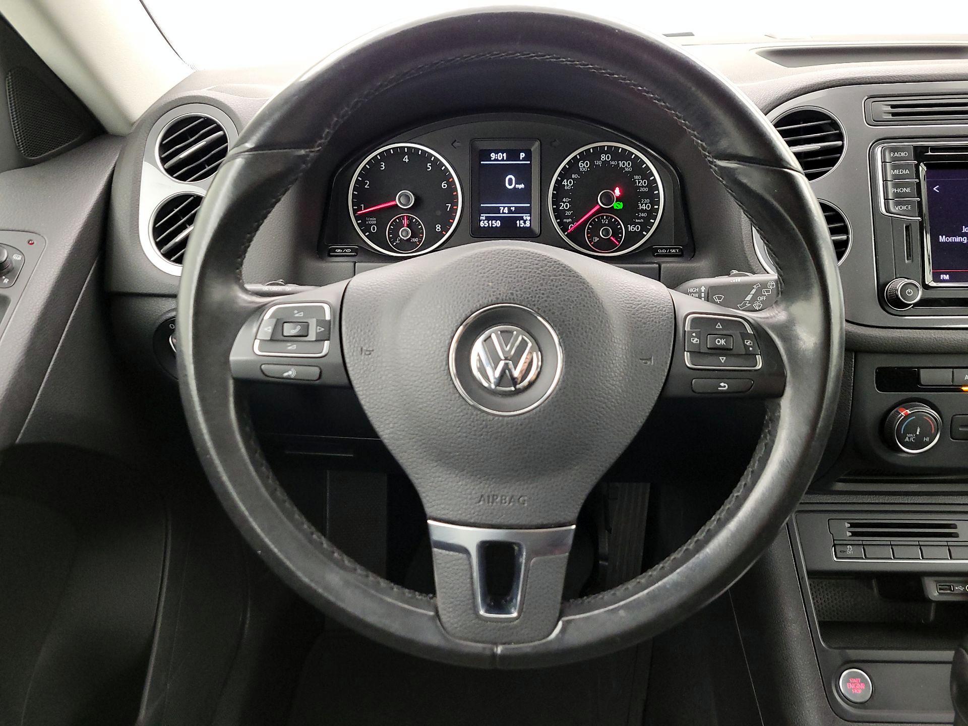Thumbnail: 2017 Volkswagen Tiguan - 10