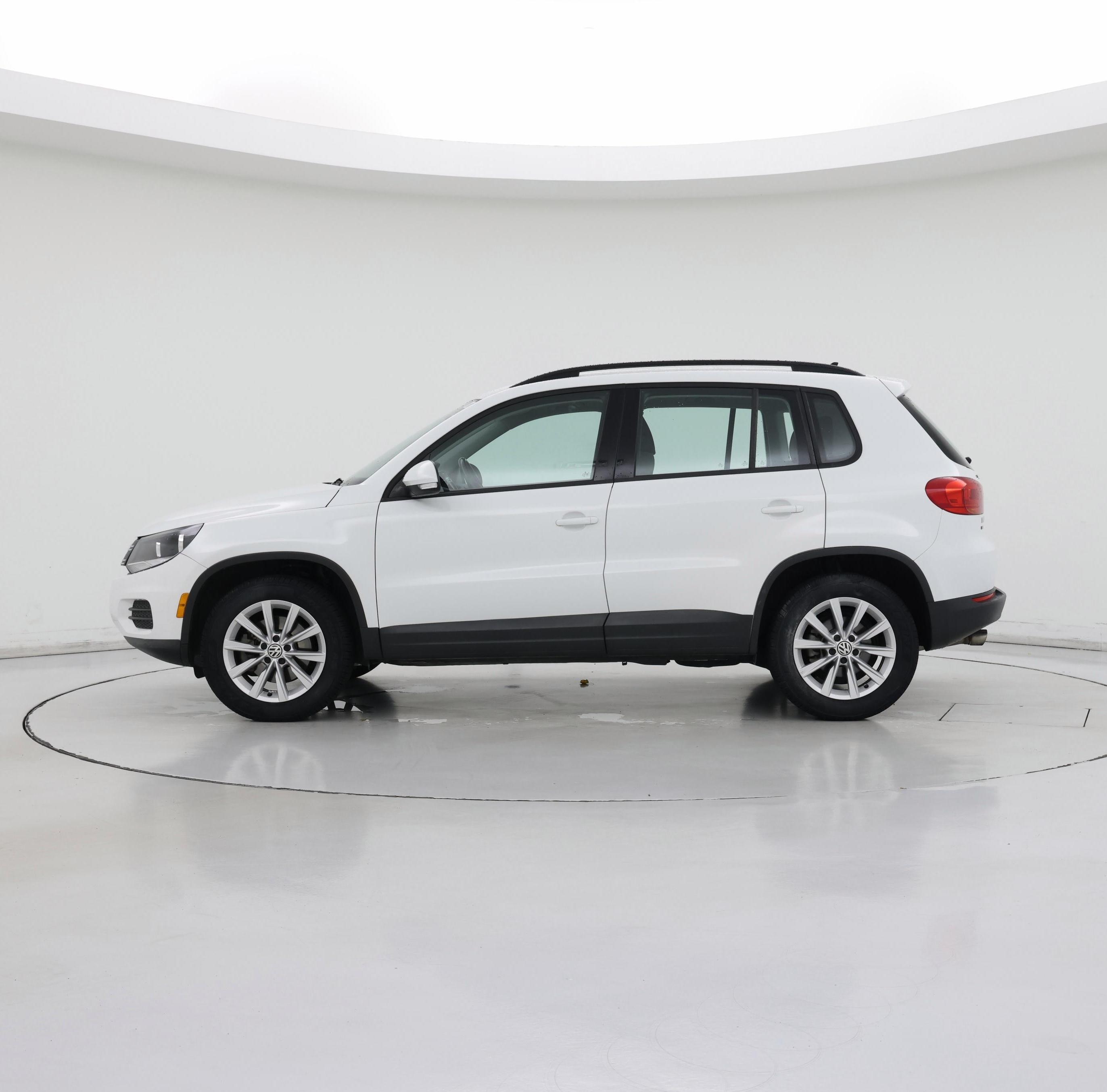 Thumbnail: 2017 Volkswagen Tiguan - 3