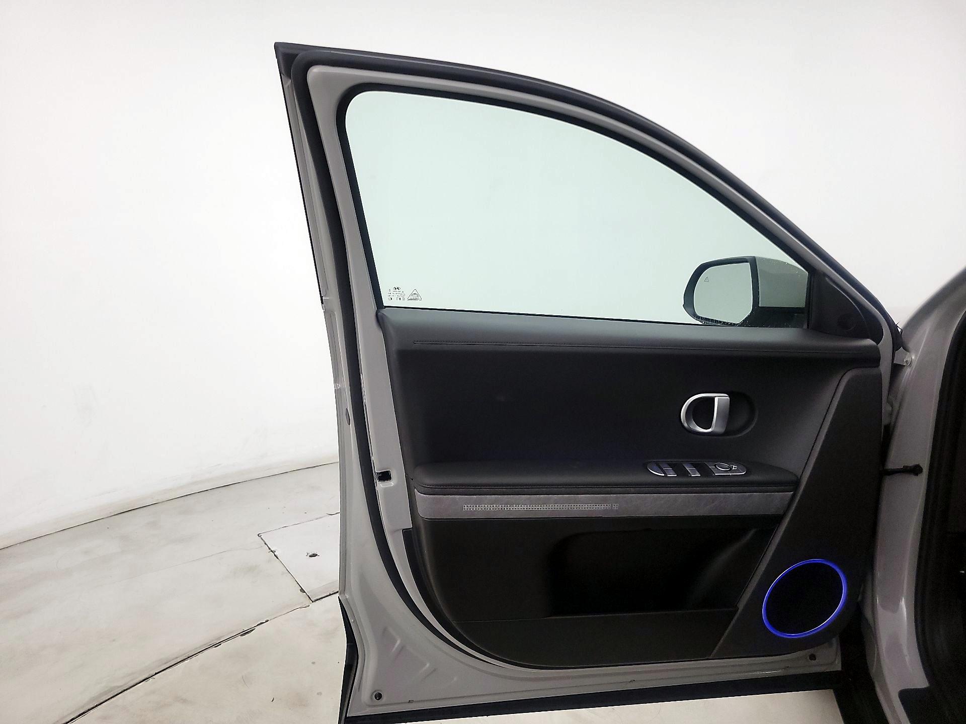 Thumbnail: 2023 Hyundai Ioniq 5 - 12