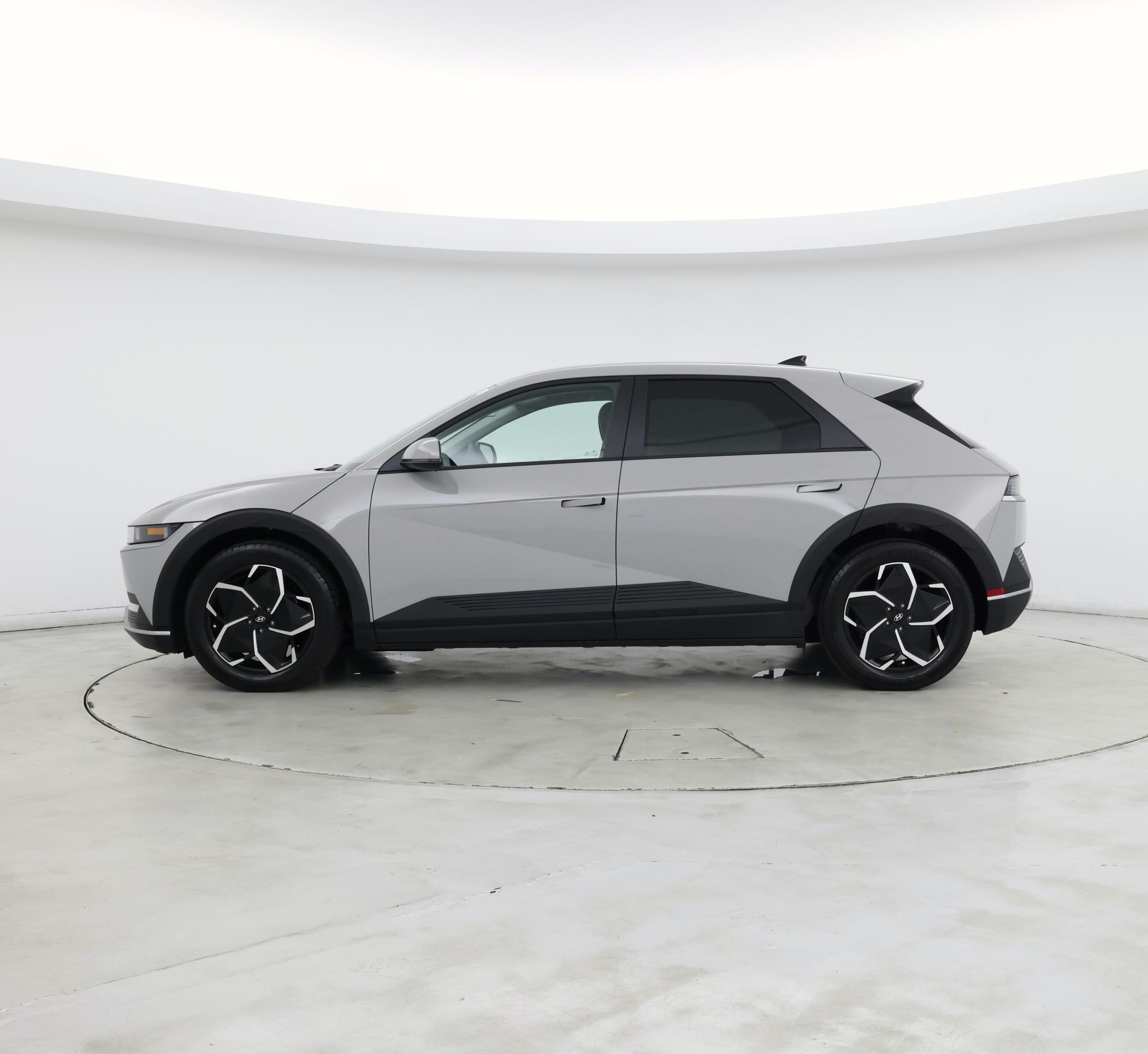 Thumbnail: 2023 Hyundai Ioniq 5 - 3