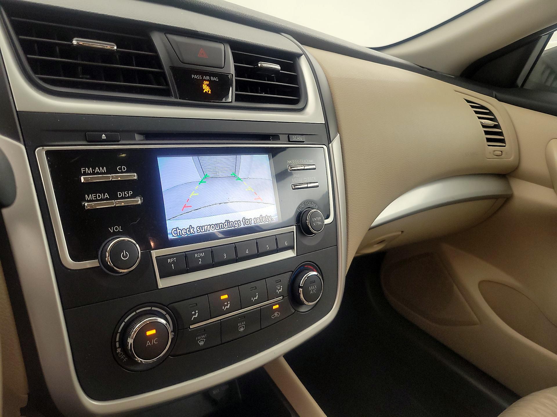 Thumbnail: 2017 Nissan Altima - 14