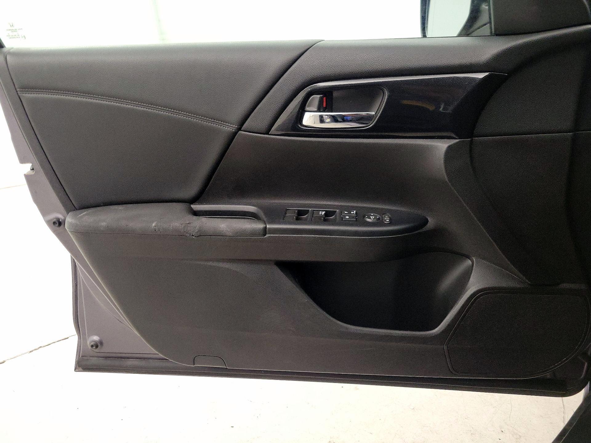Thumbnail: 2015 Honda Accord - 12