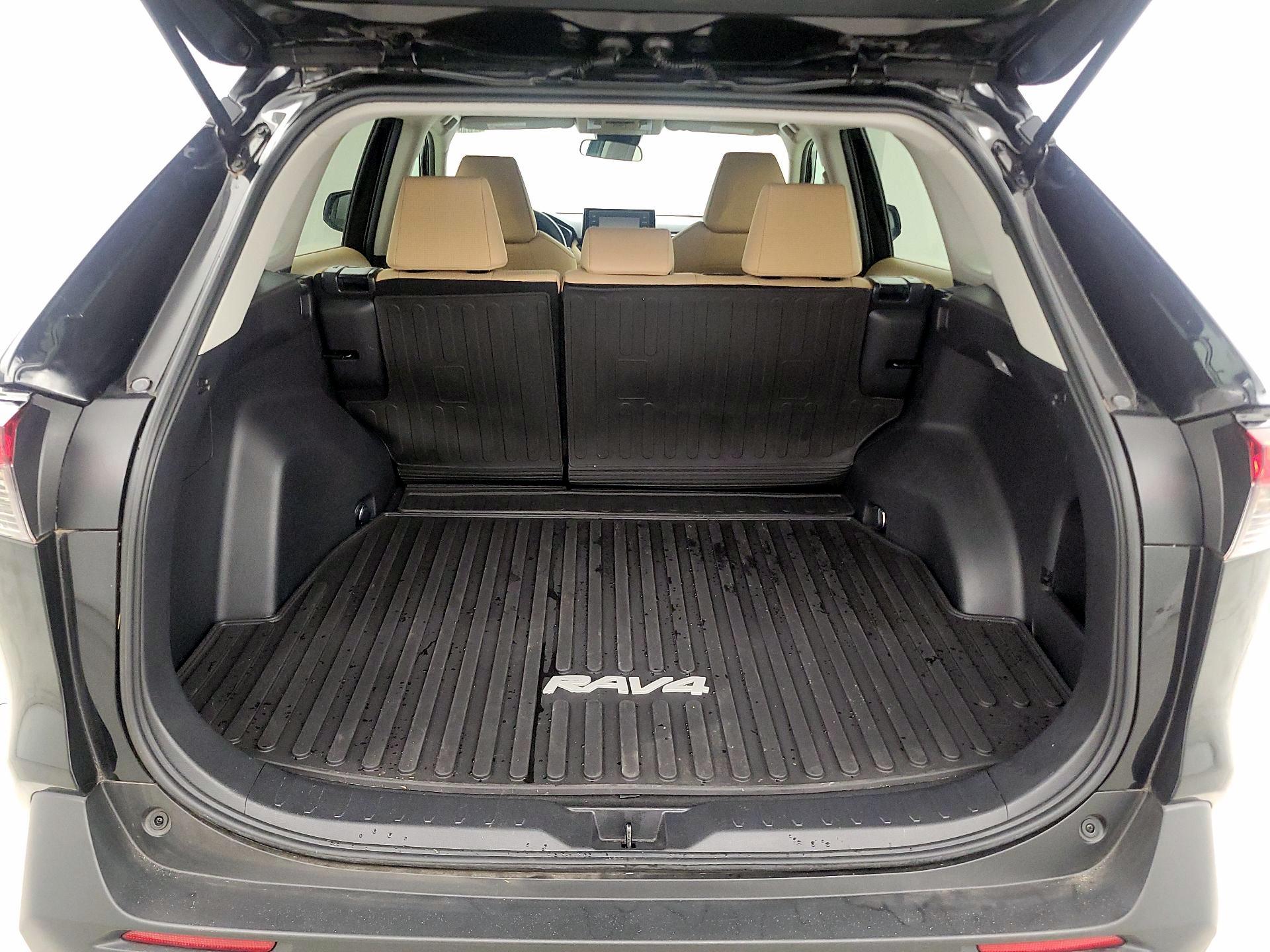 Thumbnail: 2021 Toyota RAV4 - 20