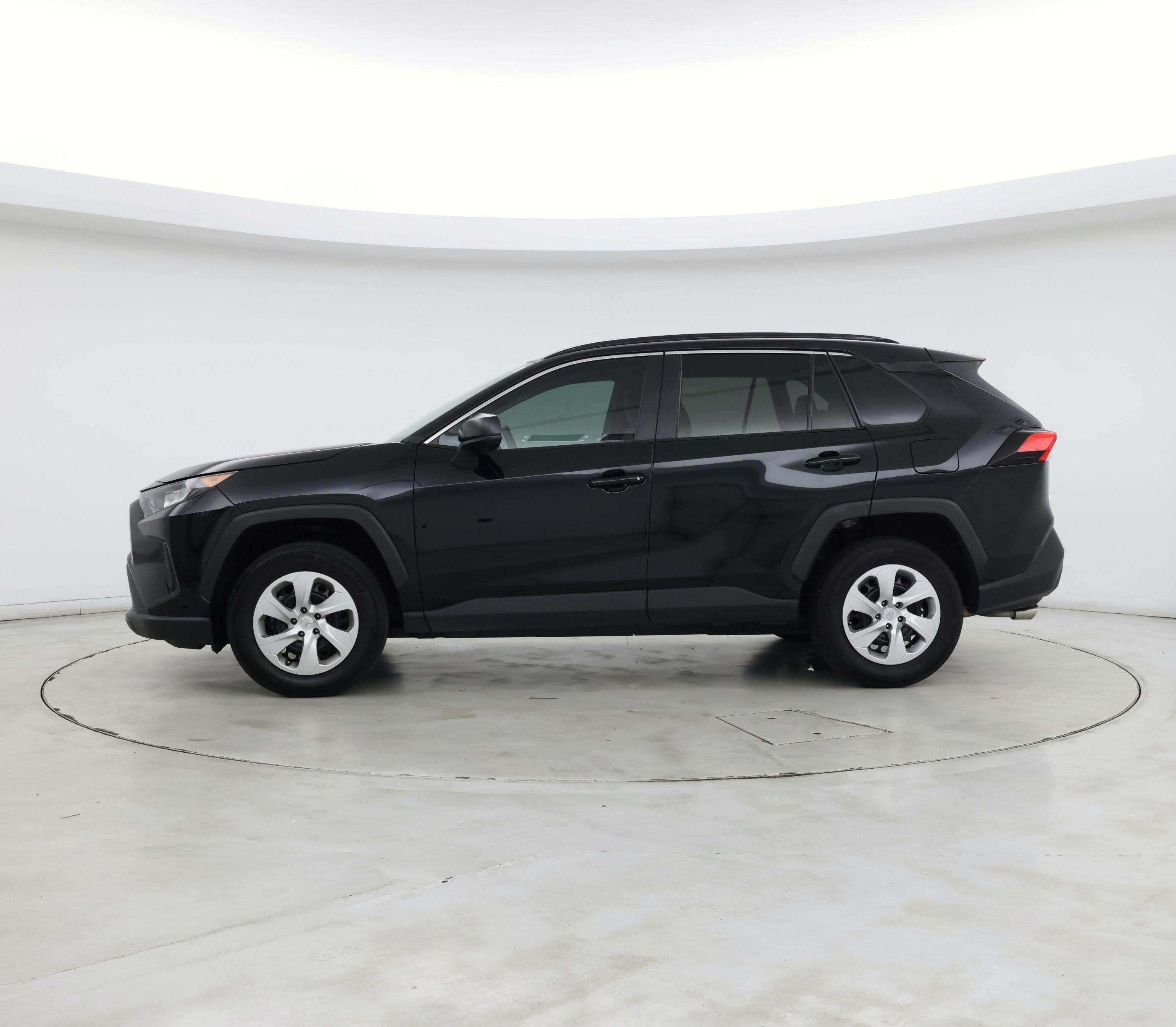 Thumbnail: 2021 Toyota RAV4 - 3