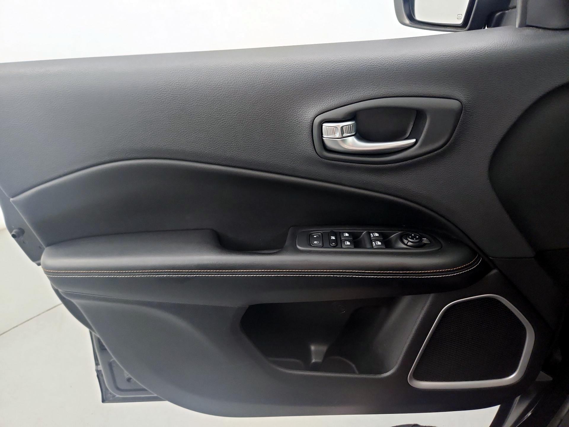 Thumbnail: 2017 Jeep Compass - 12