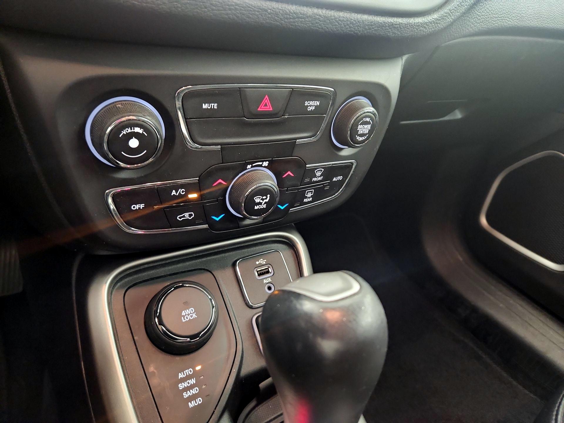 Thumbnail: 2017 Jeep Compass - 17