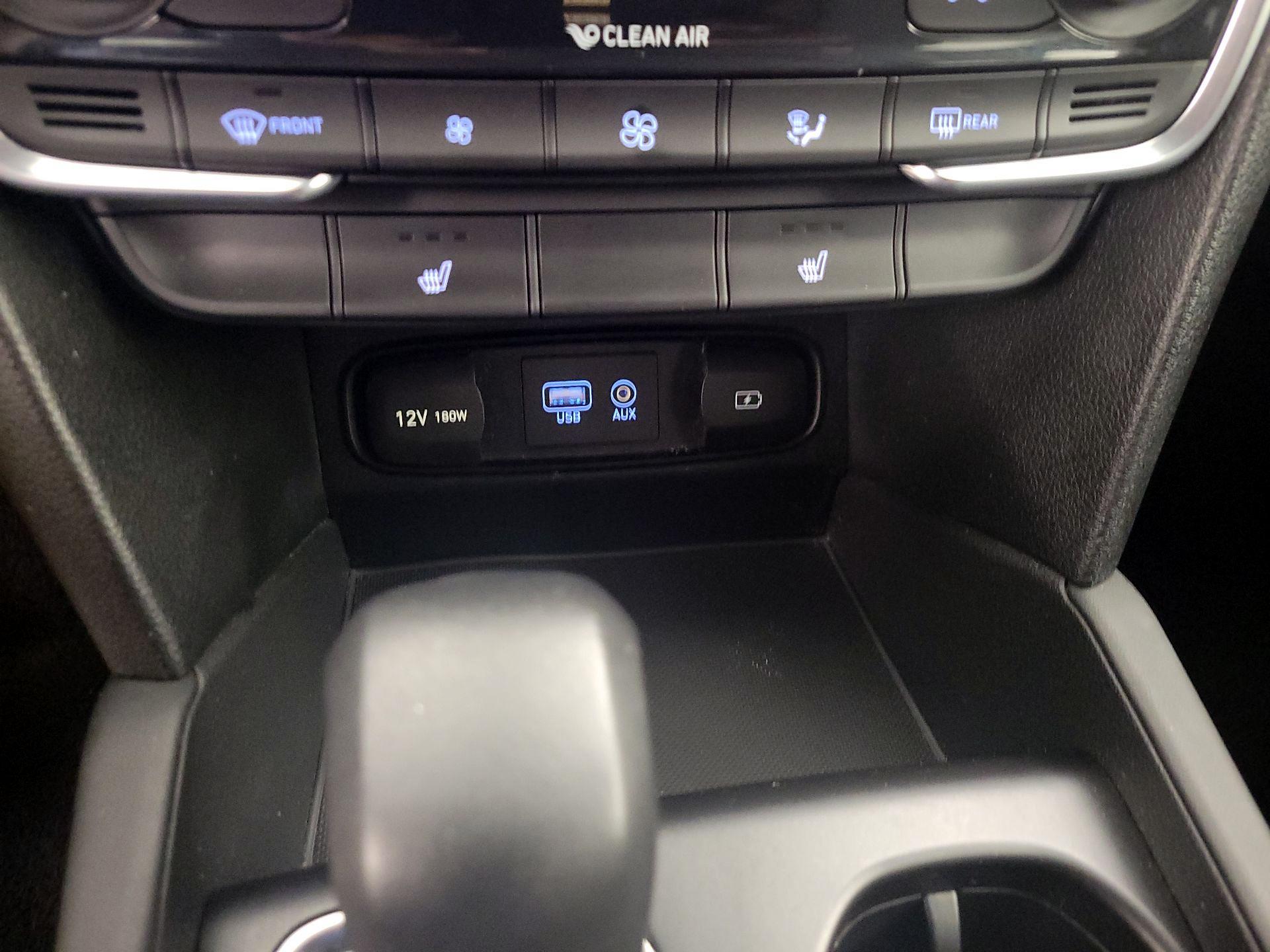 Thumbnail: 2019 Hyundai Santa Fe - 18