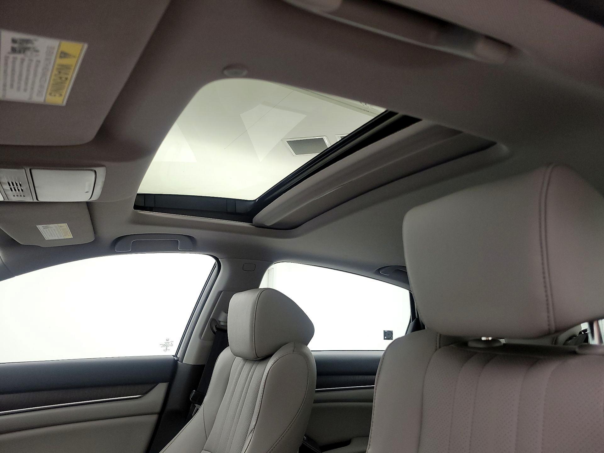 Thumbnail: 2019 Honda Accord - 19