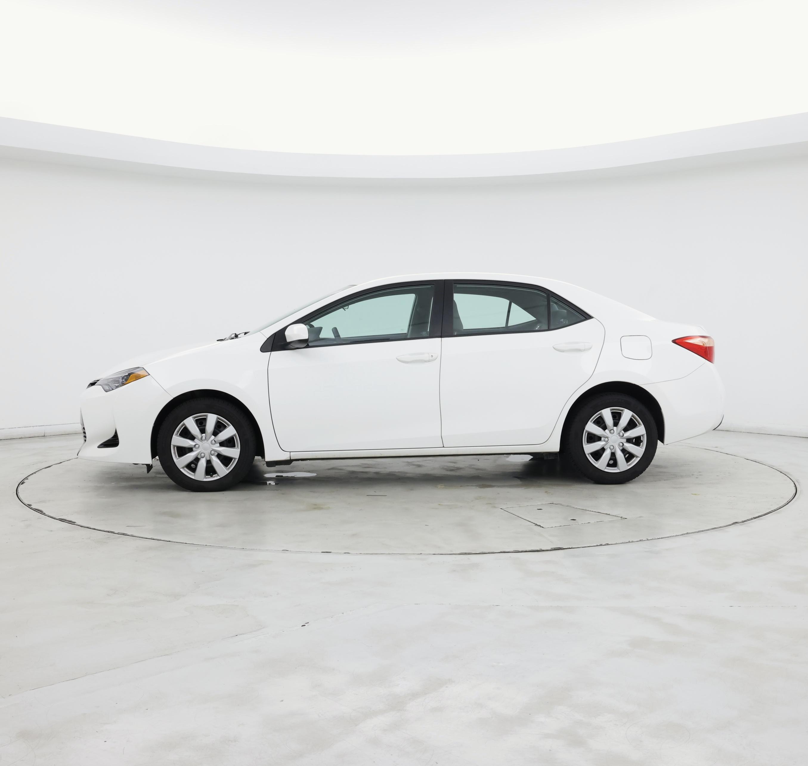 Thumbnail: 2017 Toyota Corolla - 3