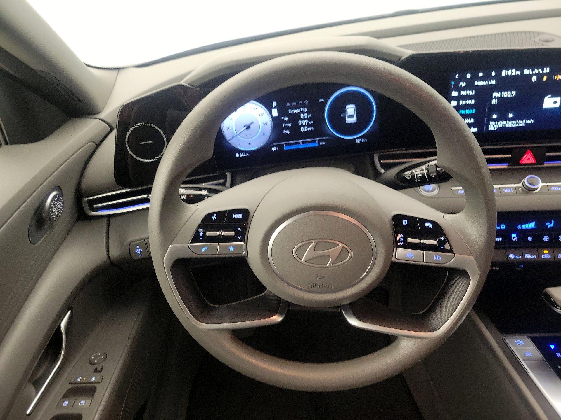 Thumbnail: 2024 Hyundai Elantra - 10