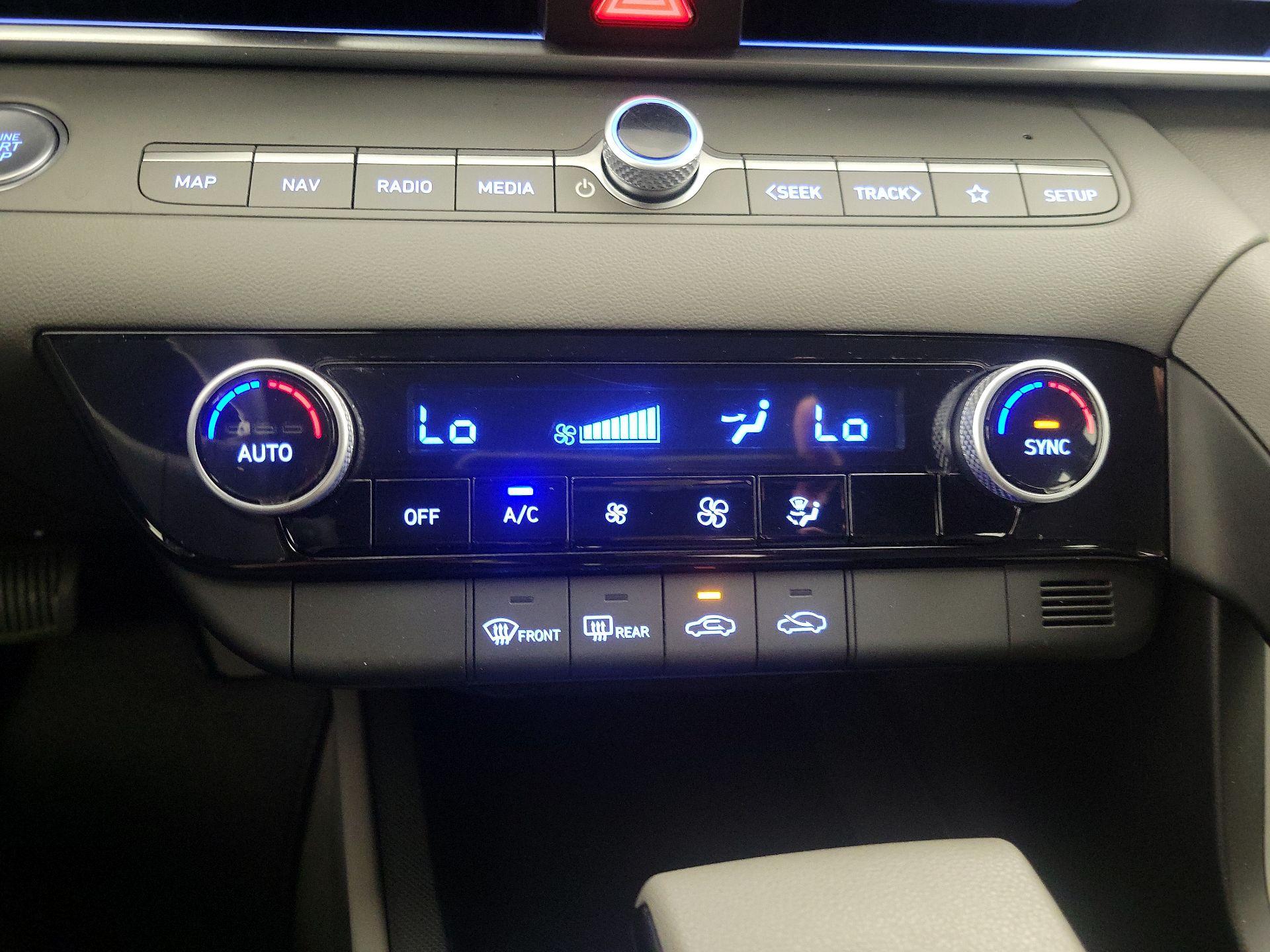 Thumbnail: 2024 Hyundai Elantra - 17
