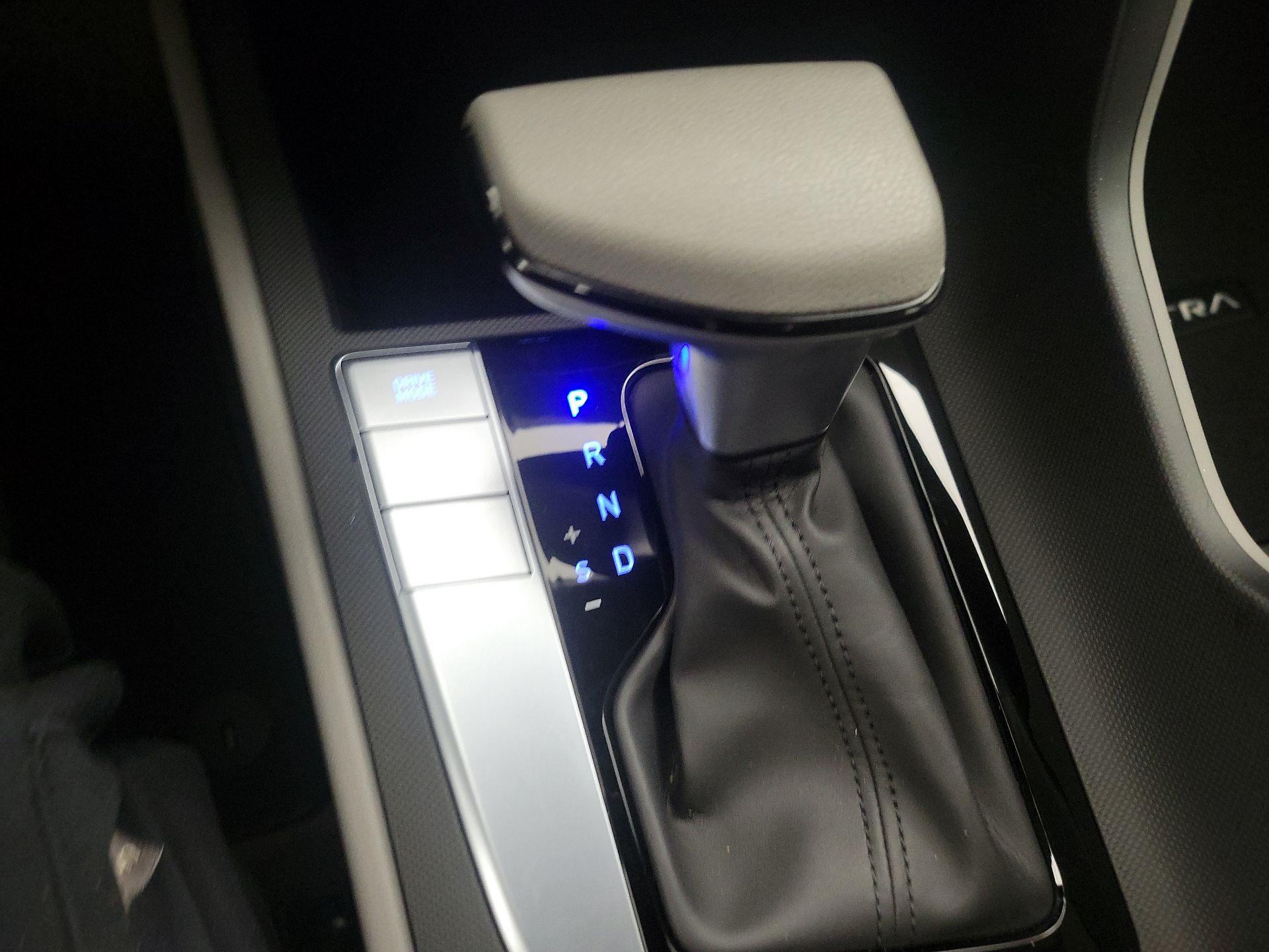 Thumbnail: 2024 Hyundai Elantra - 18