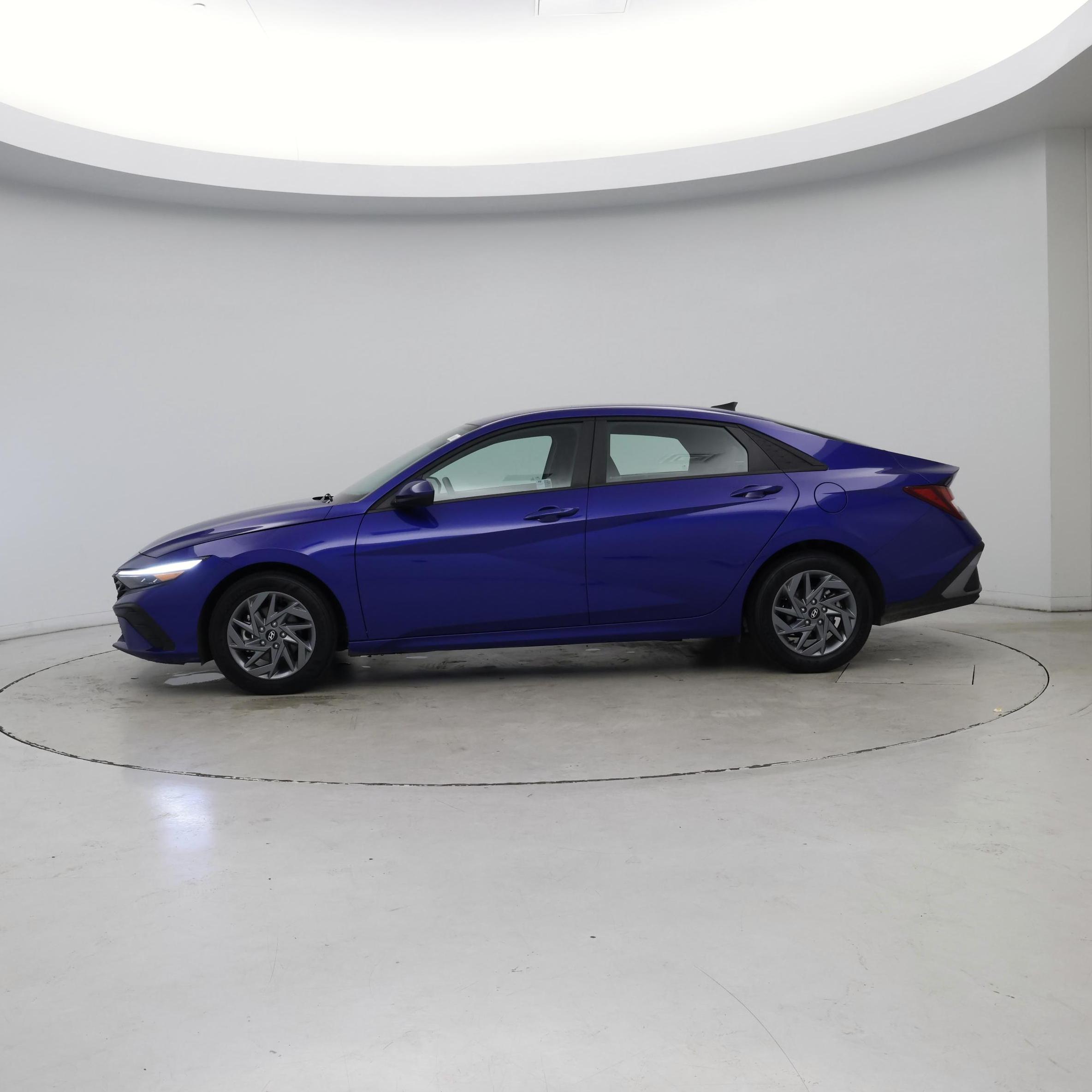 Thumbnail: 2024 Hyundai Elantra - 3