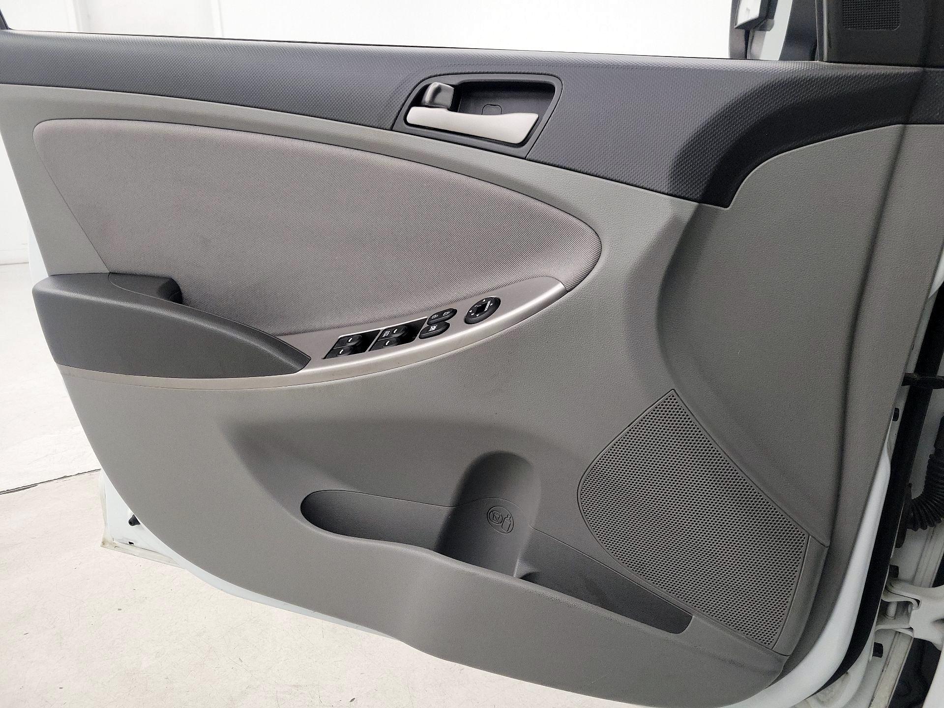 Thumbnail: 2016 Hyundai Accent - 12