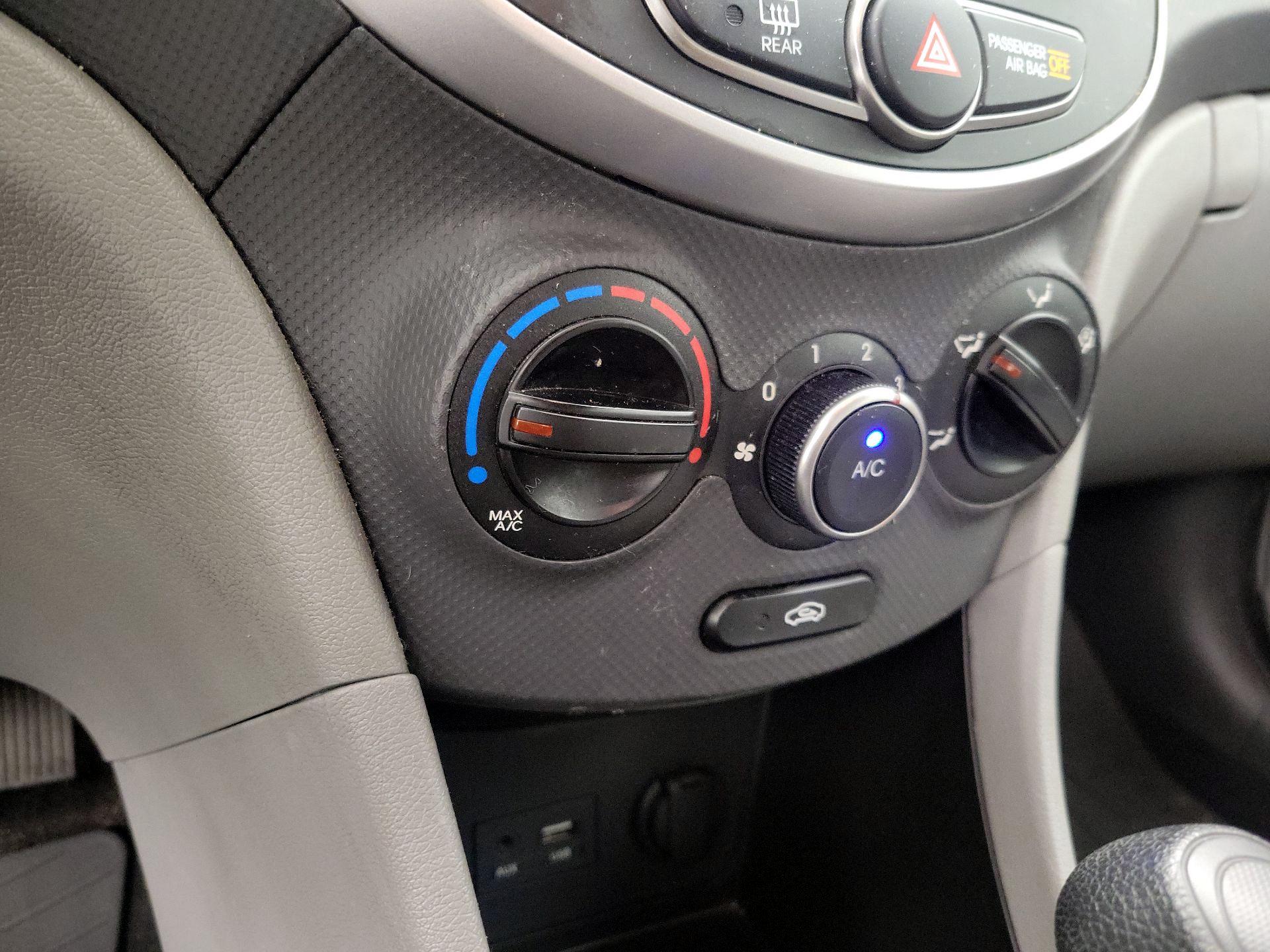 Thumbnail: 2016 Hyundai Accent - 16
