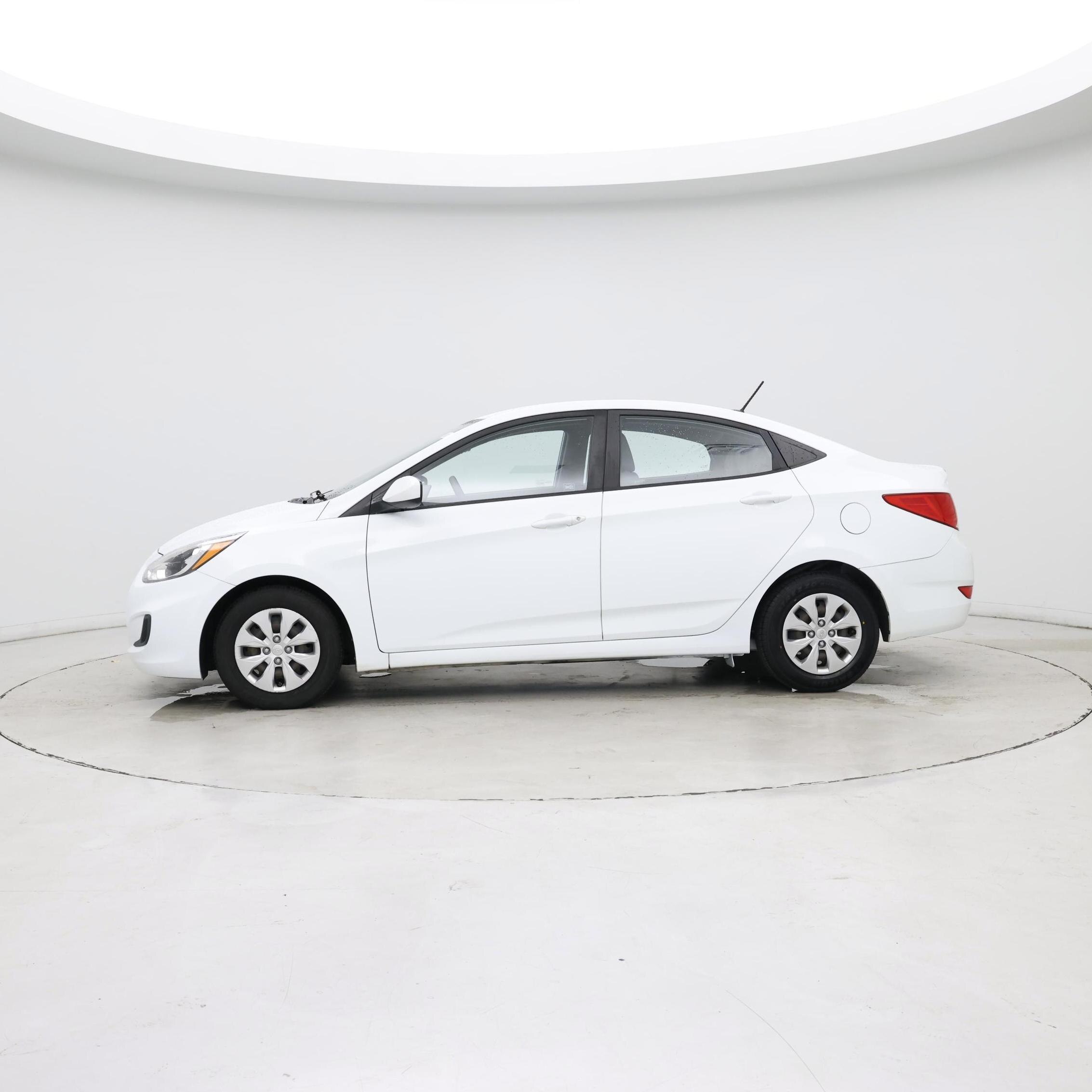 Thumbnail: 2016 Hyundai Accent - 3
