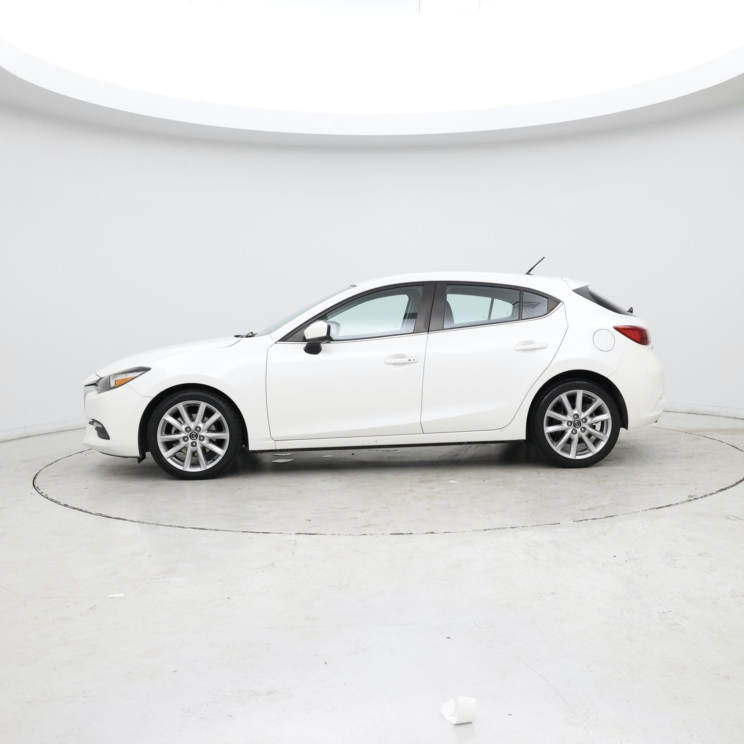 Thumbnail: 2017 Mazda Mazda3 - 3