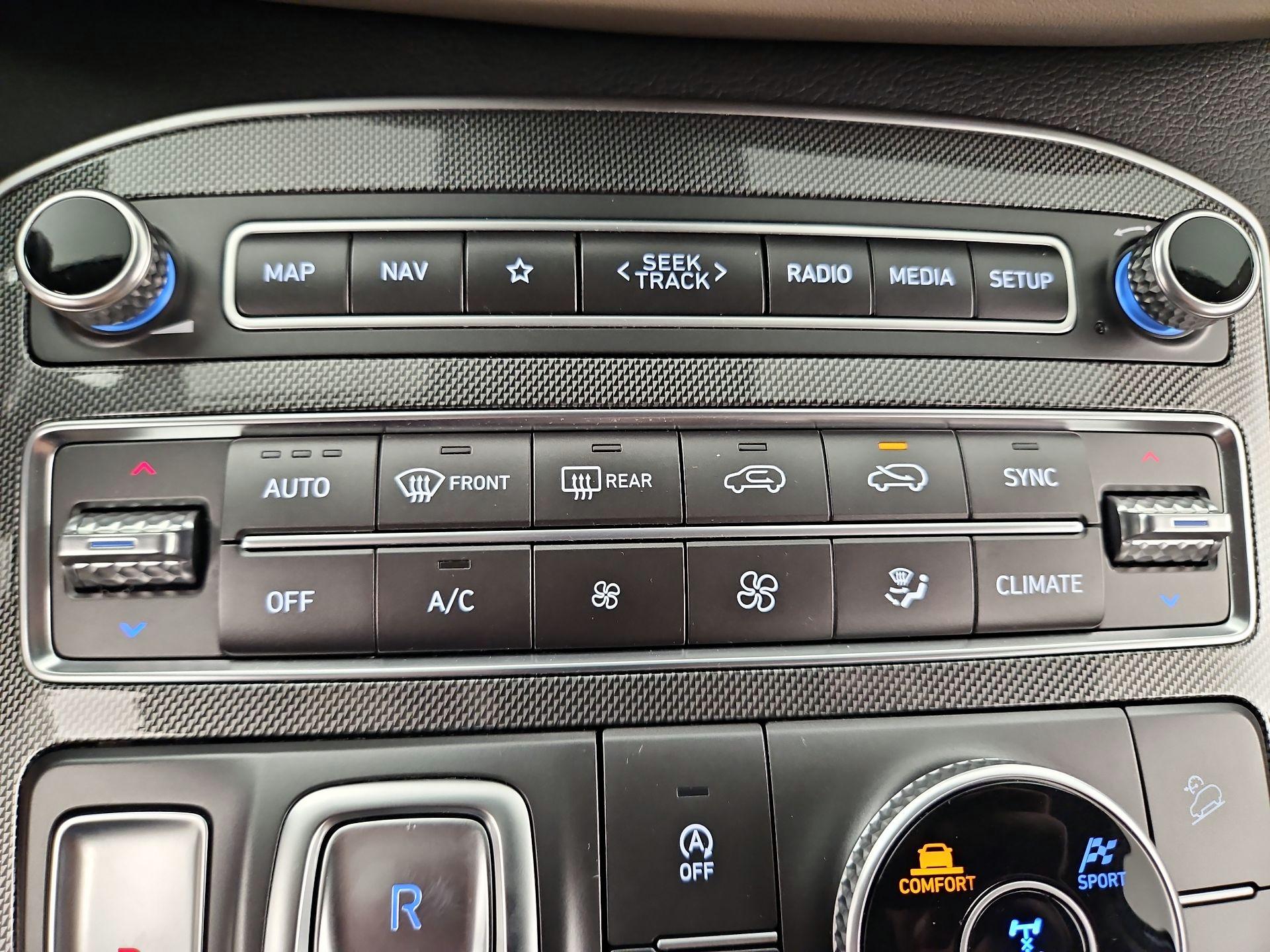 Thumbnail: 2023 Hyundai Santa Fe - 17