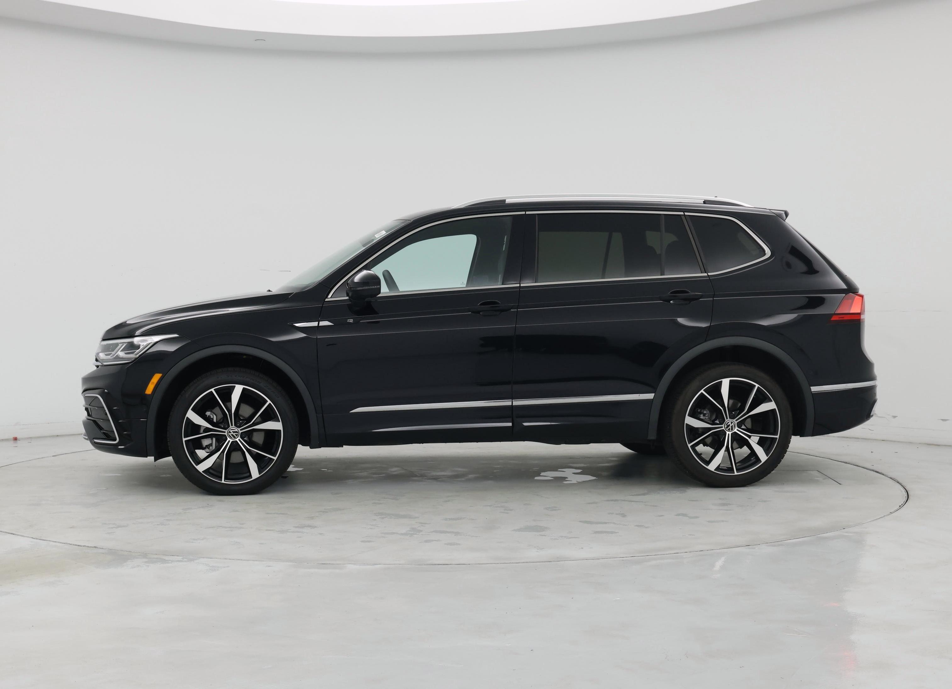 Thumbnail: 2024 Volkswagen Tiguan - 3
